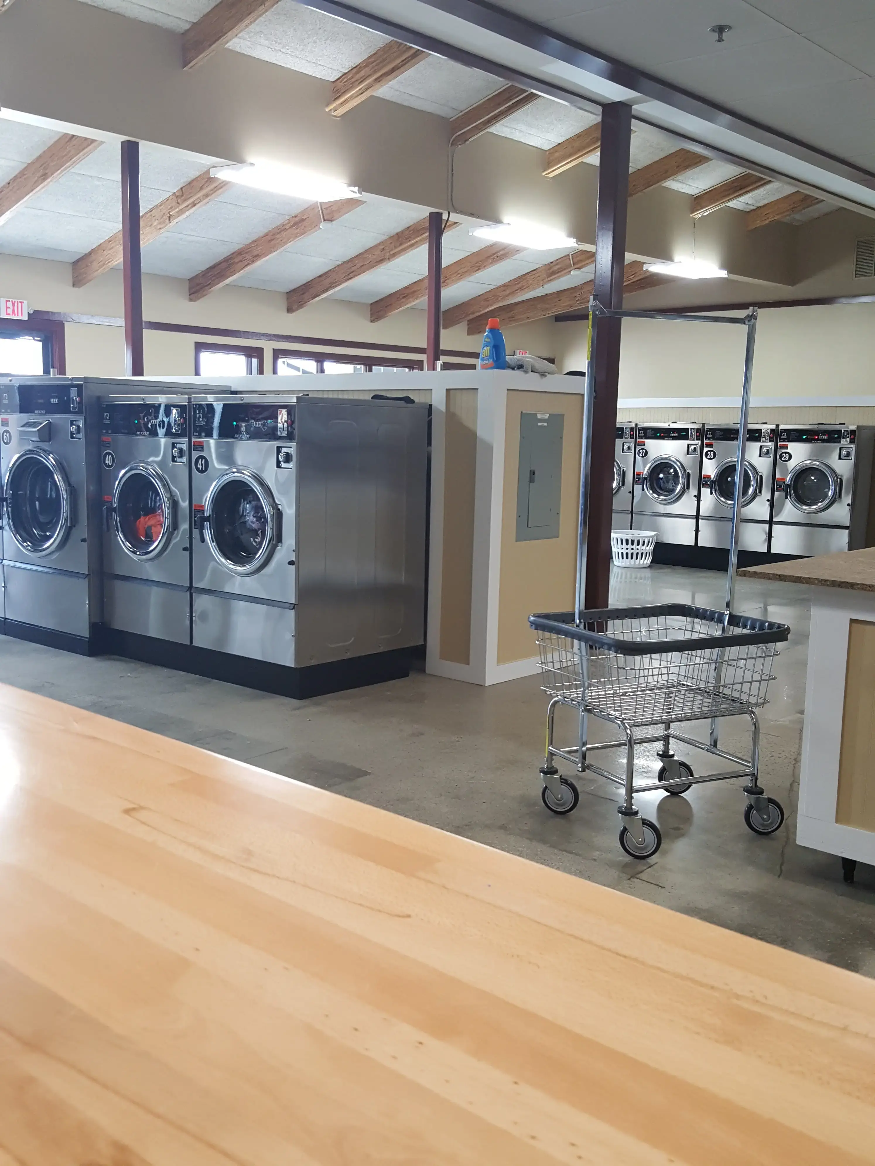 Peanut's Laundry - Image 6