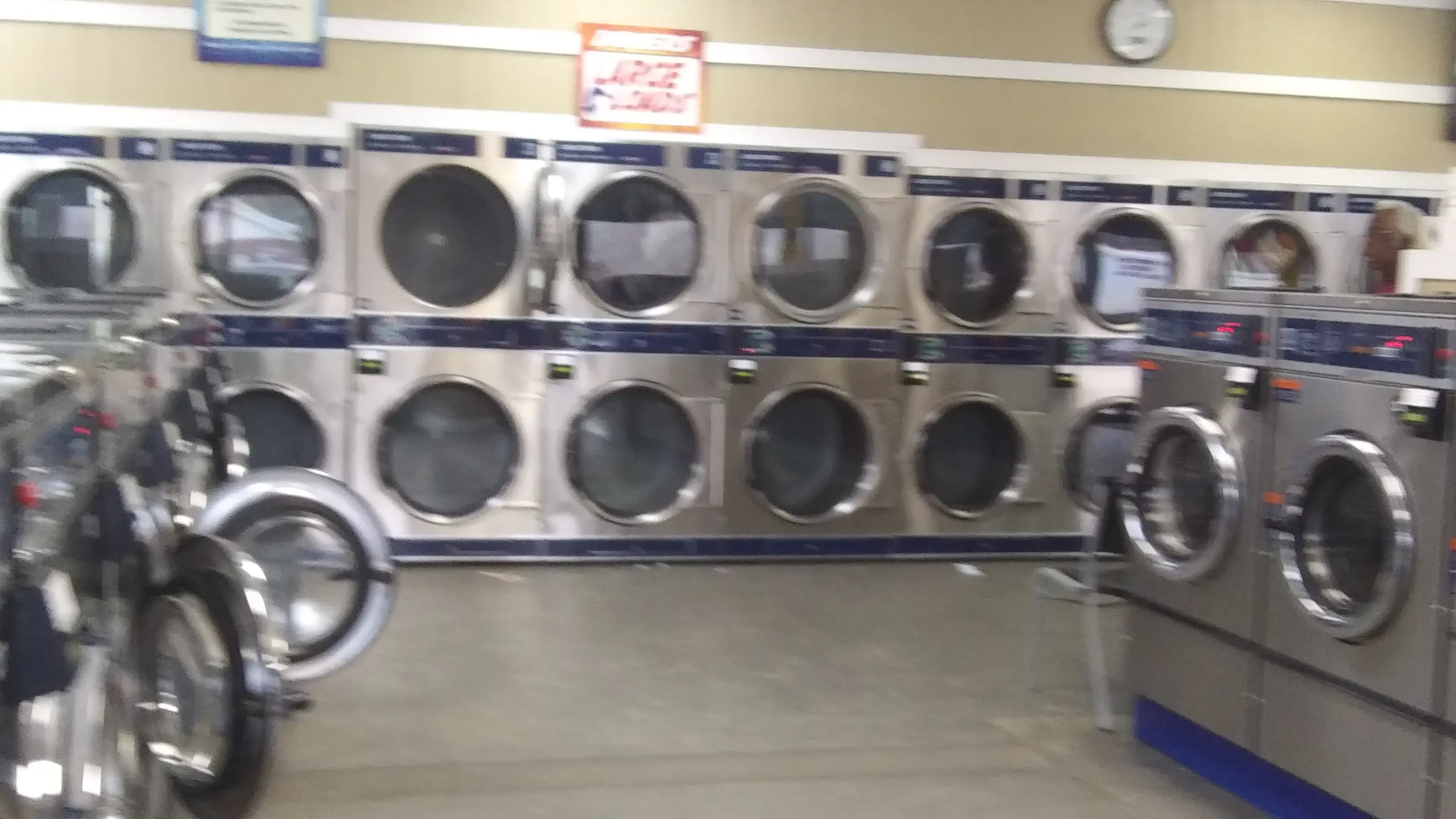 Peanut's Laundry - Image 8