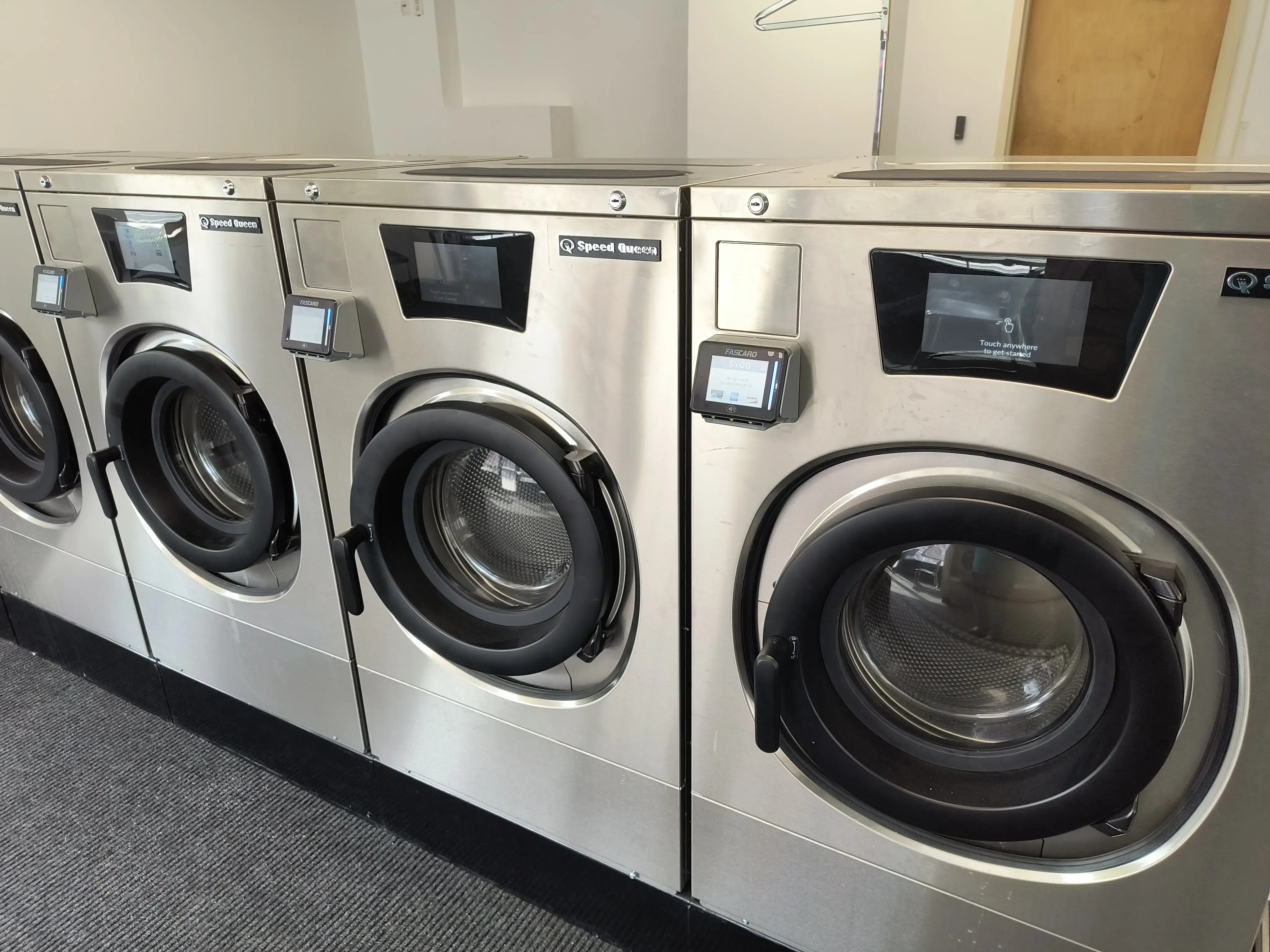 Pearl Street Laundromat - Image 17