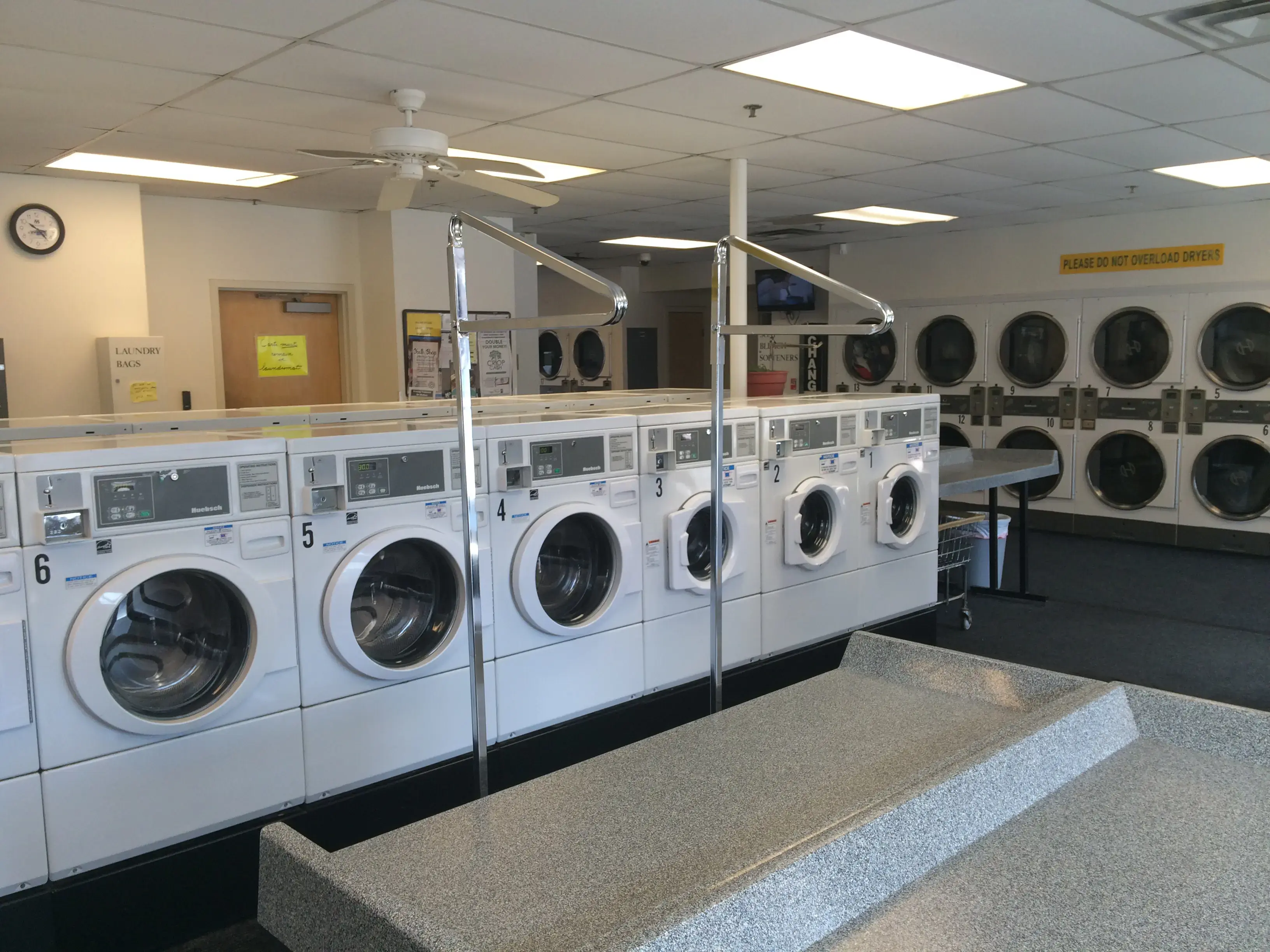 Pearl Street Laundromat thumbnail 19