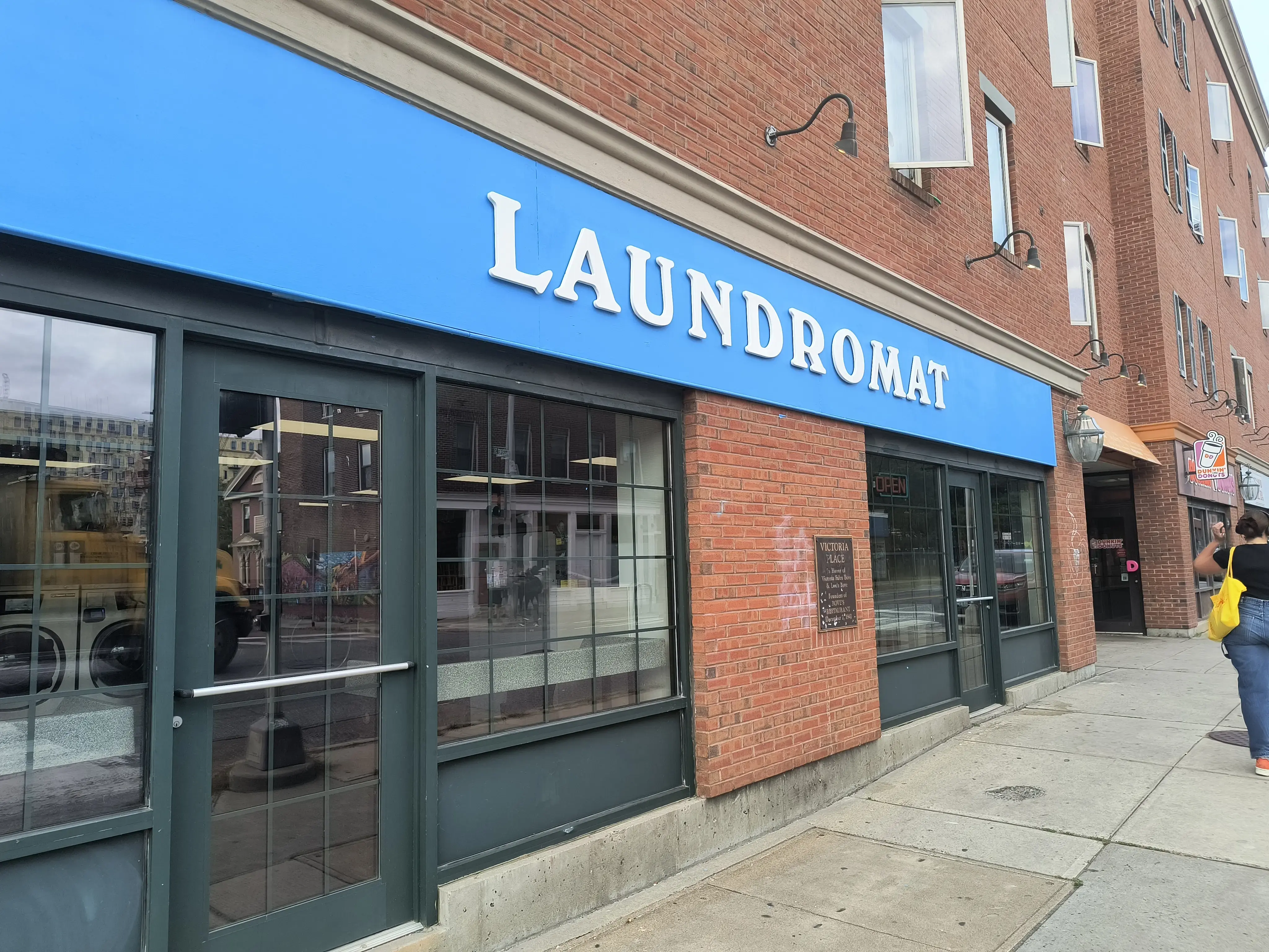 Pearl Street Laundromat thumbnail 15