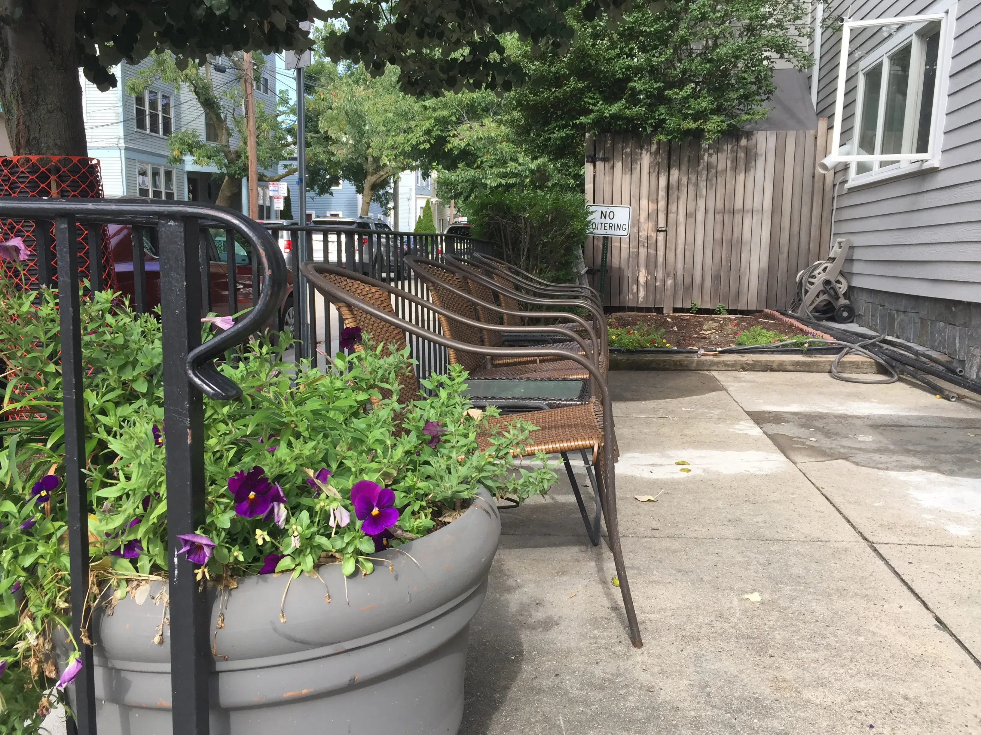 Pearl Street Laundry & Dry Cleaning thumbnail 4