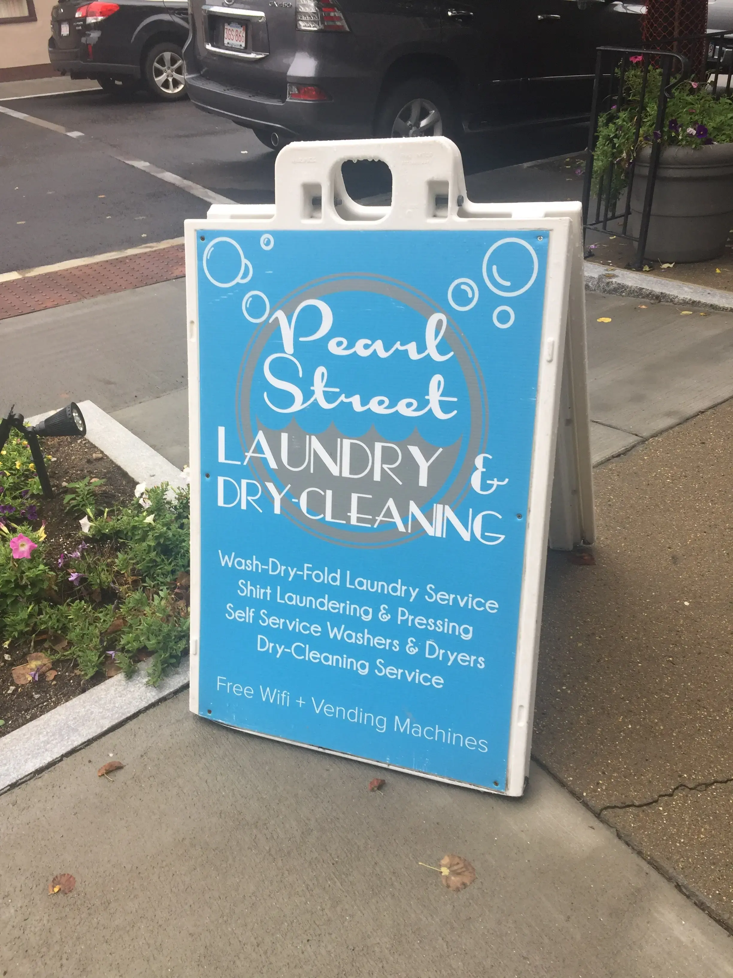 Pearl Street Laundry & Dry Cleaning thumbnail 7