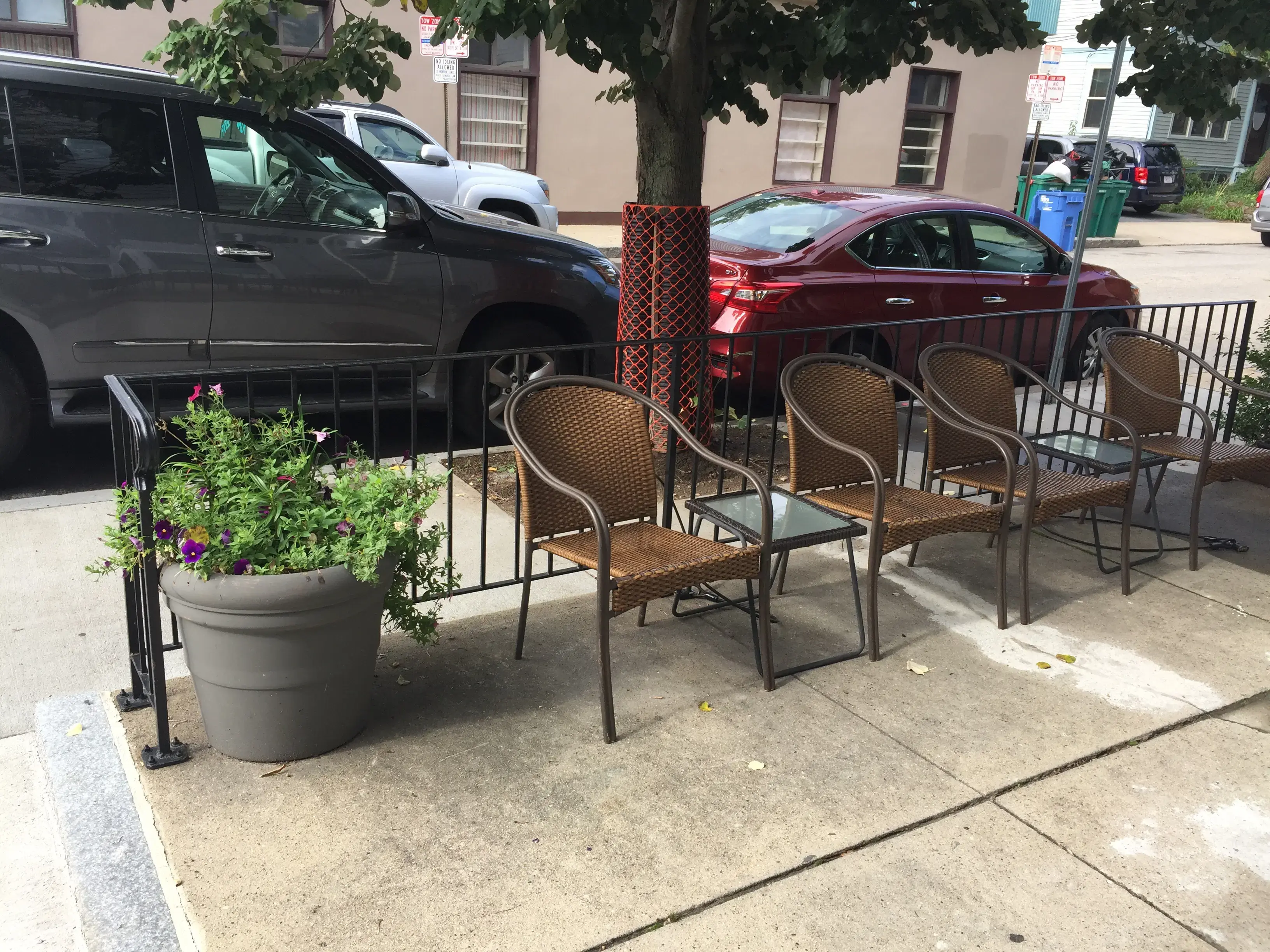 Pearl Street Laundry & Dry Cleaning - Image 16