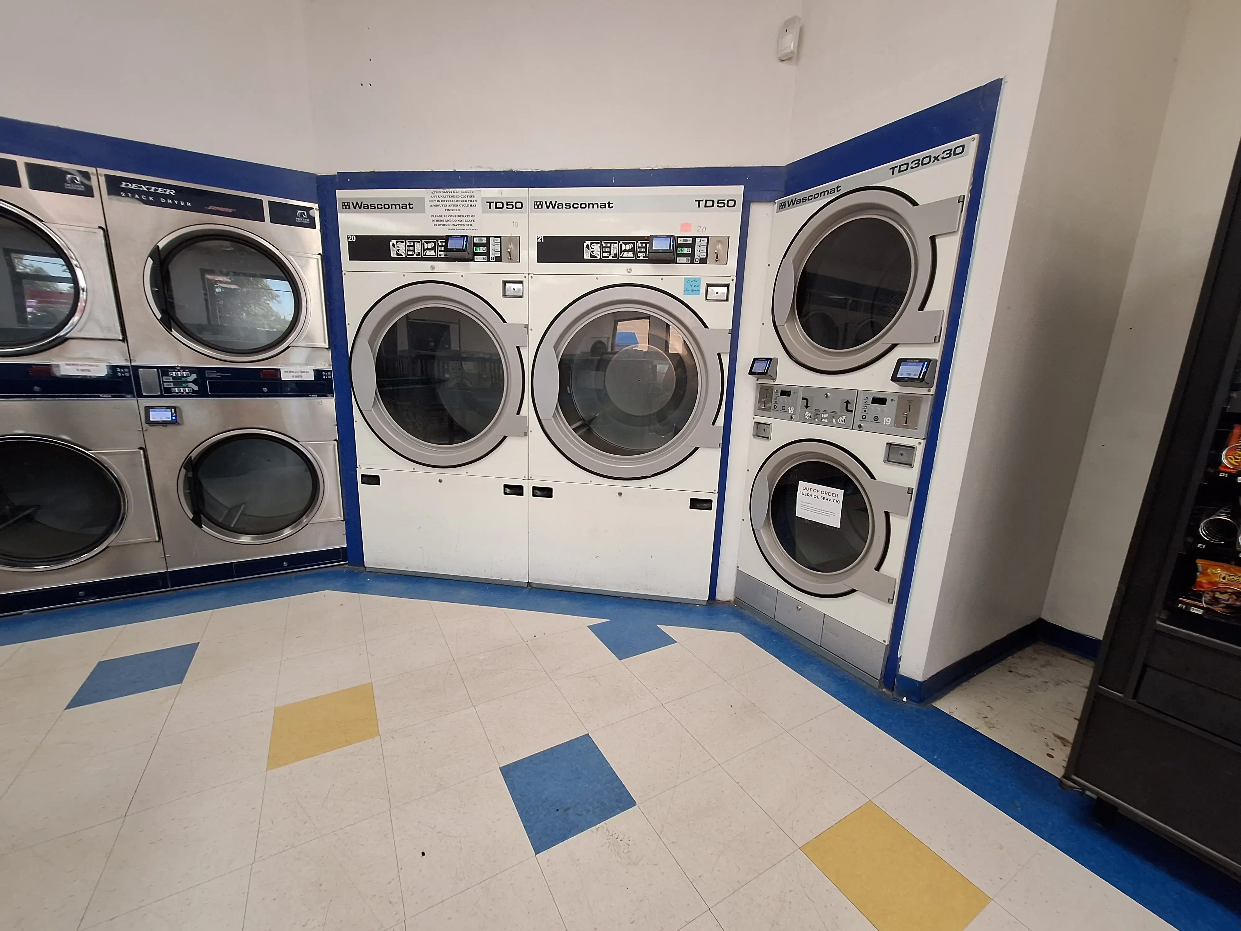 Pecos Street Car Wash & Laundry thumbnail 16