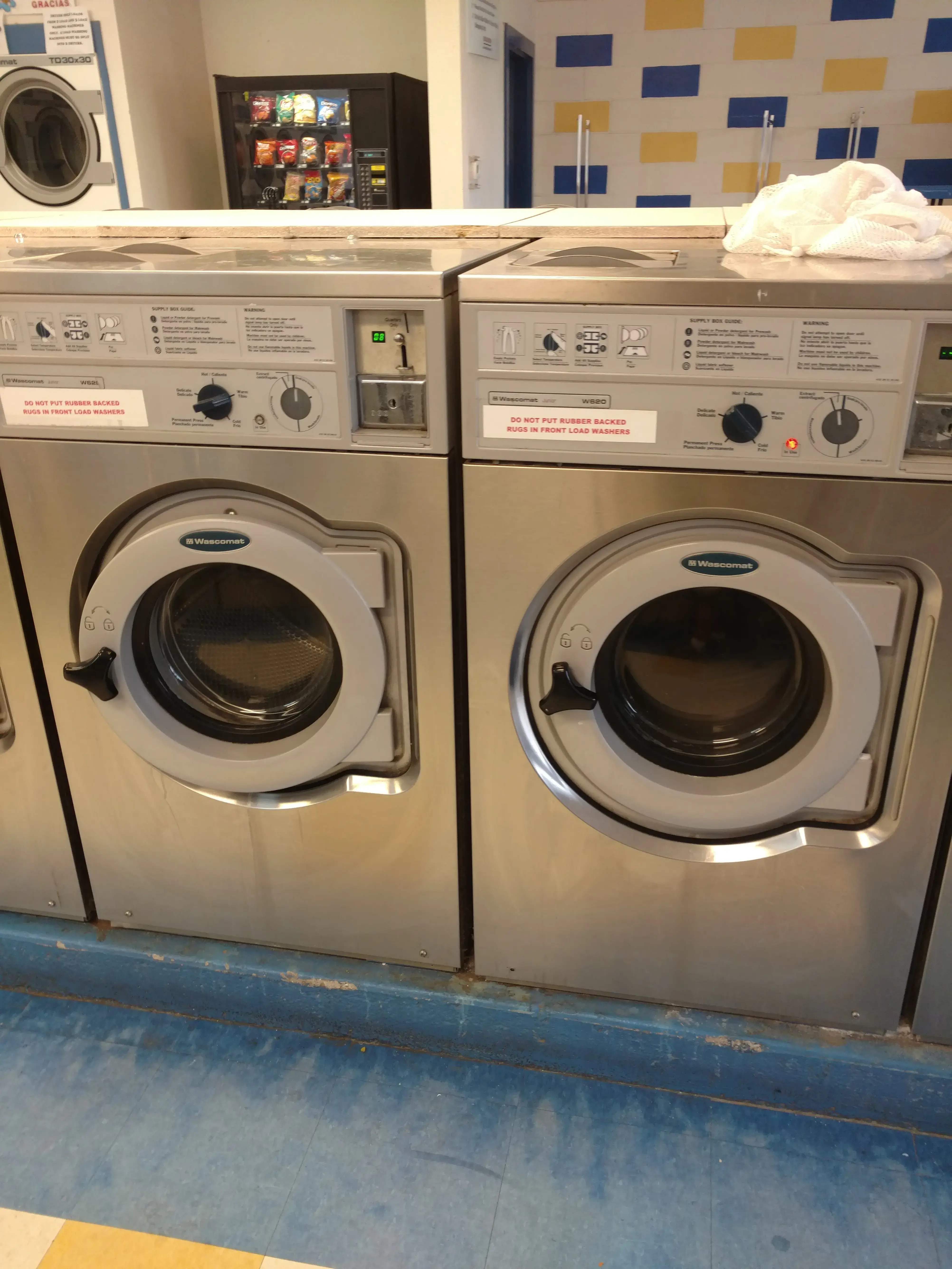 Pecos Street Car Wash & Laundry thumbnail 17