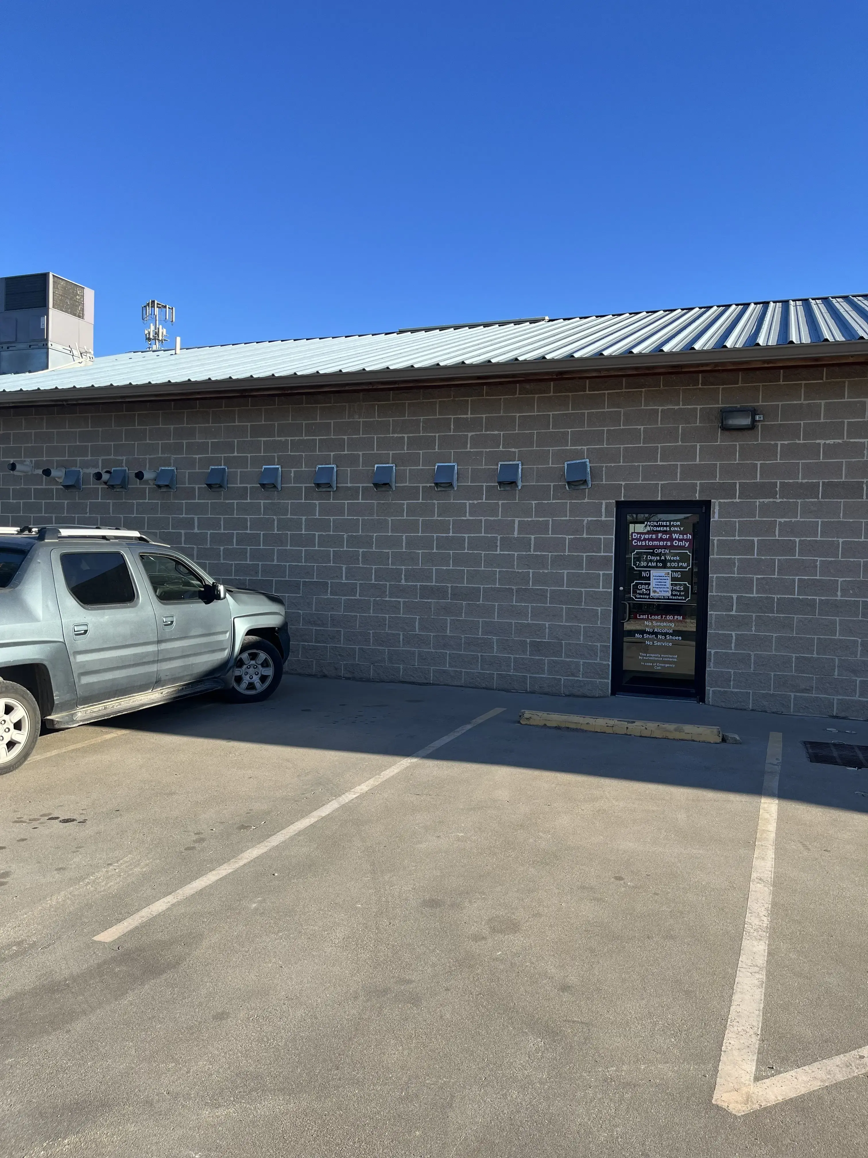 Pecos Street Car Wash & Laundry - Image 3