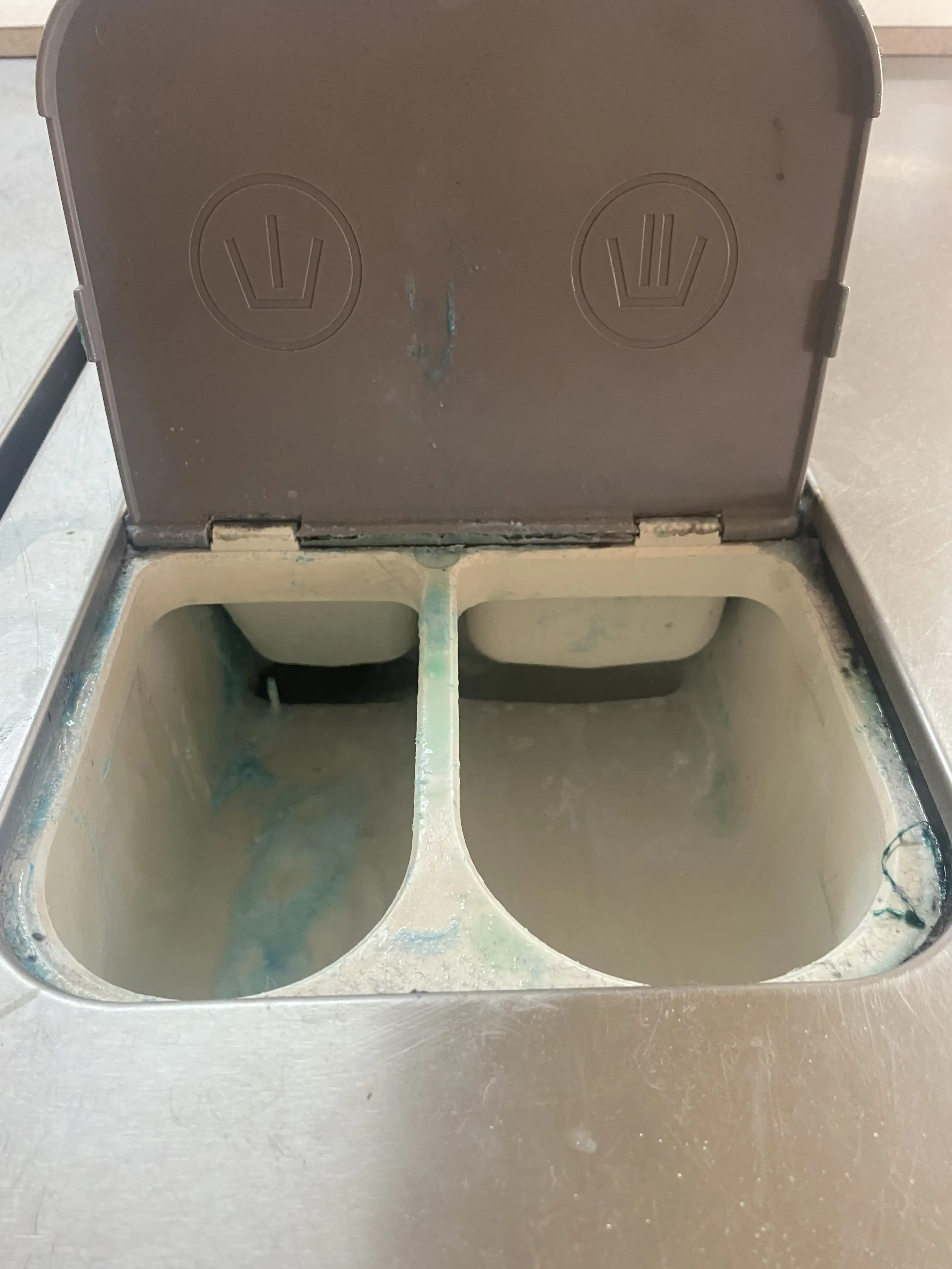 Peerless Cleaners - Image 7