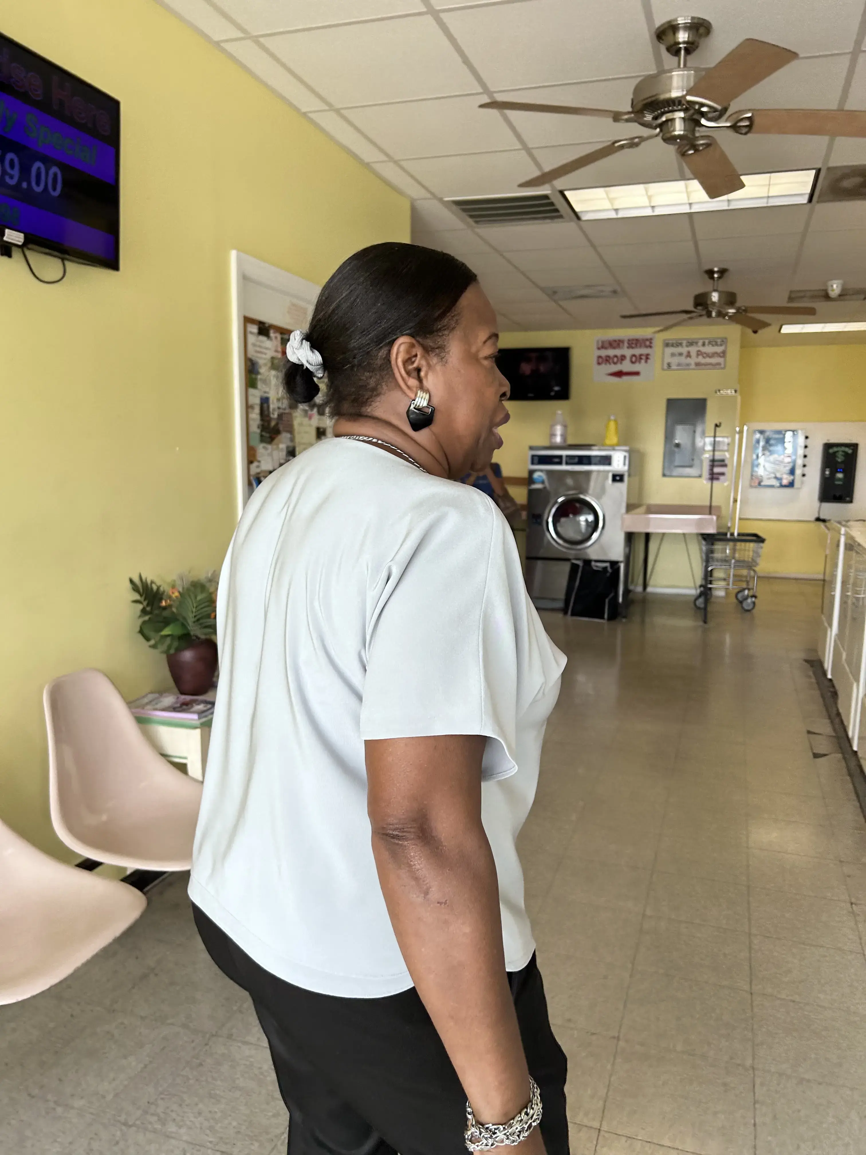 Pelican Laundromat - Image 10