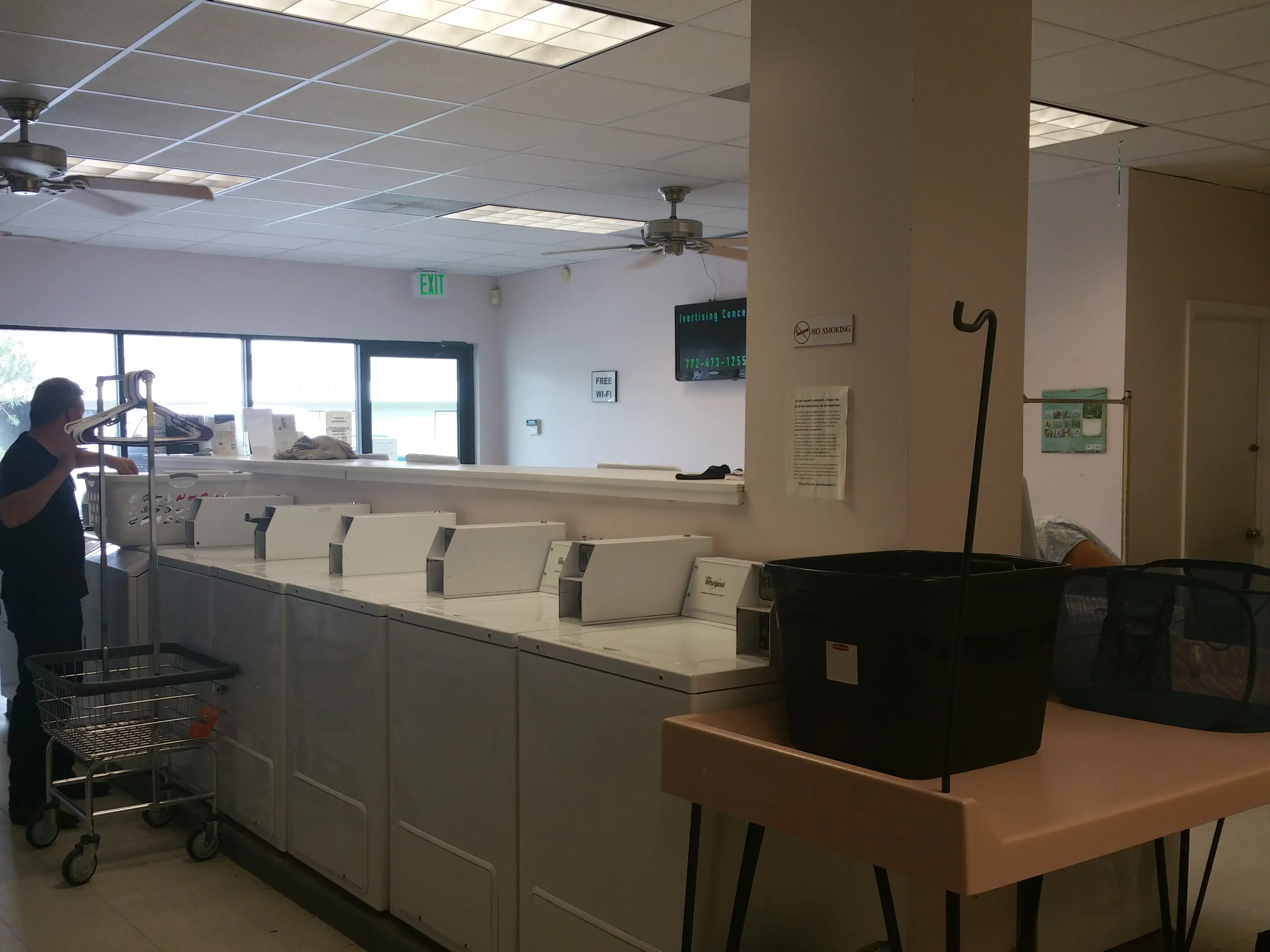 Pelican Laundromat thumbnail 3
