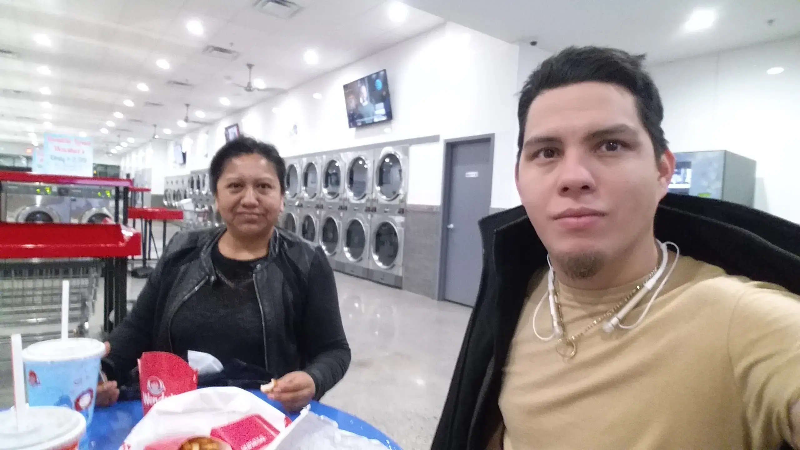 Pennsbury Plaza Laundry Zone - Image 16