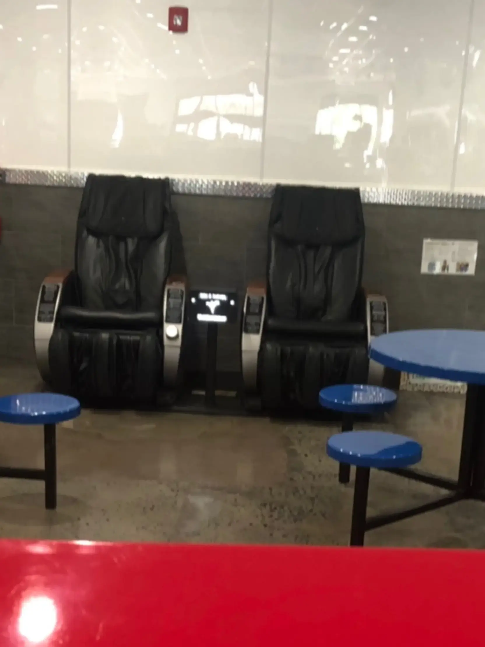 Pennsbury Plaza Laundry Zone - Image 12