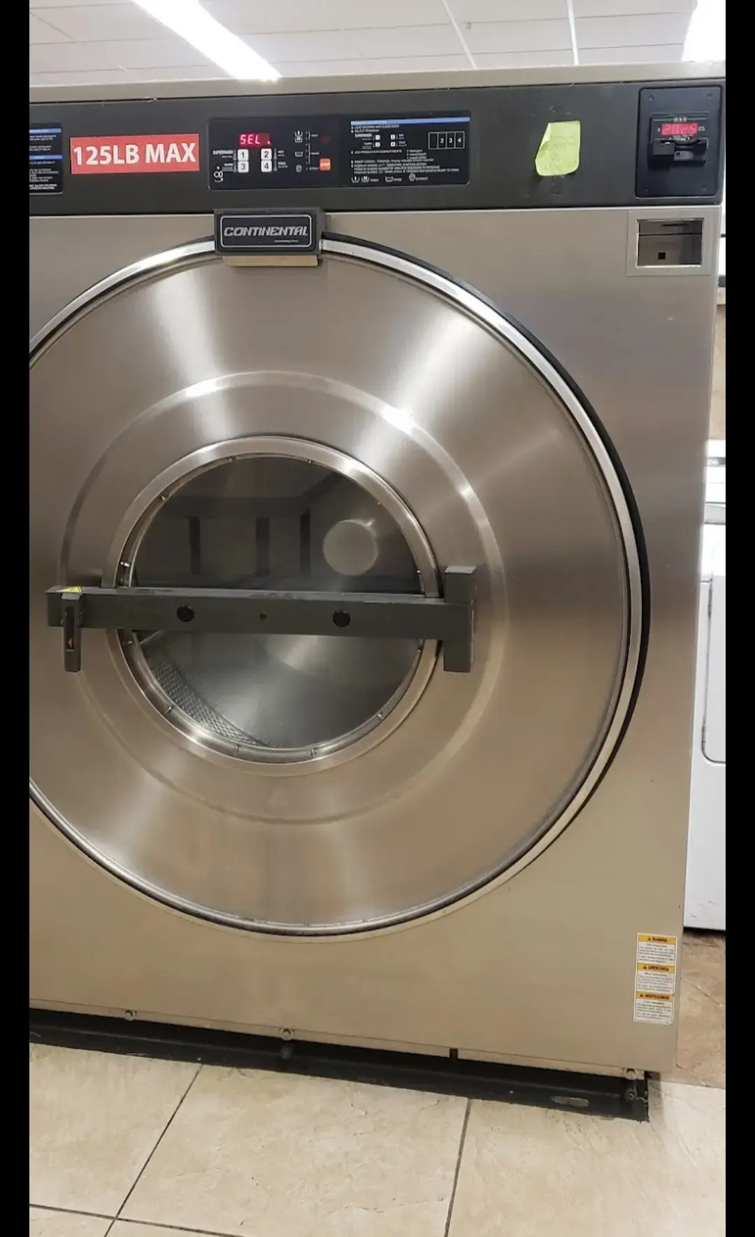 Pensacola plaza Laundromat - Image 20