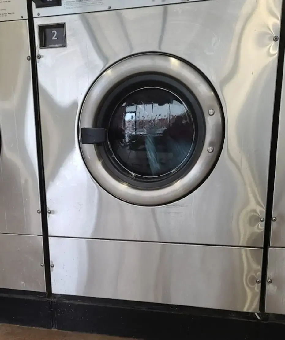 Pensacola plaza Laundromat - Image 3