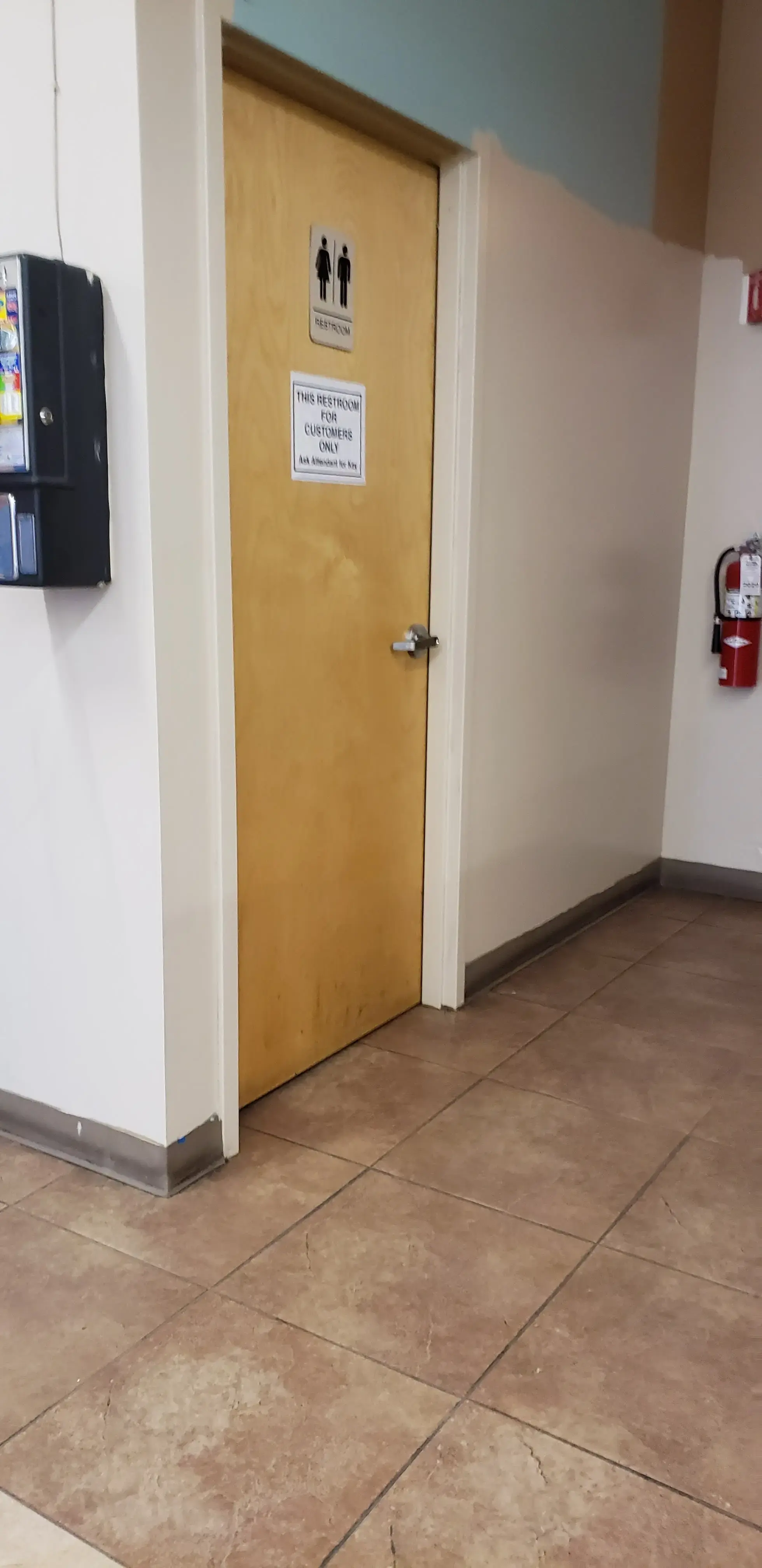 Pensacola plaza Laundromat thumbnail 6