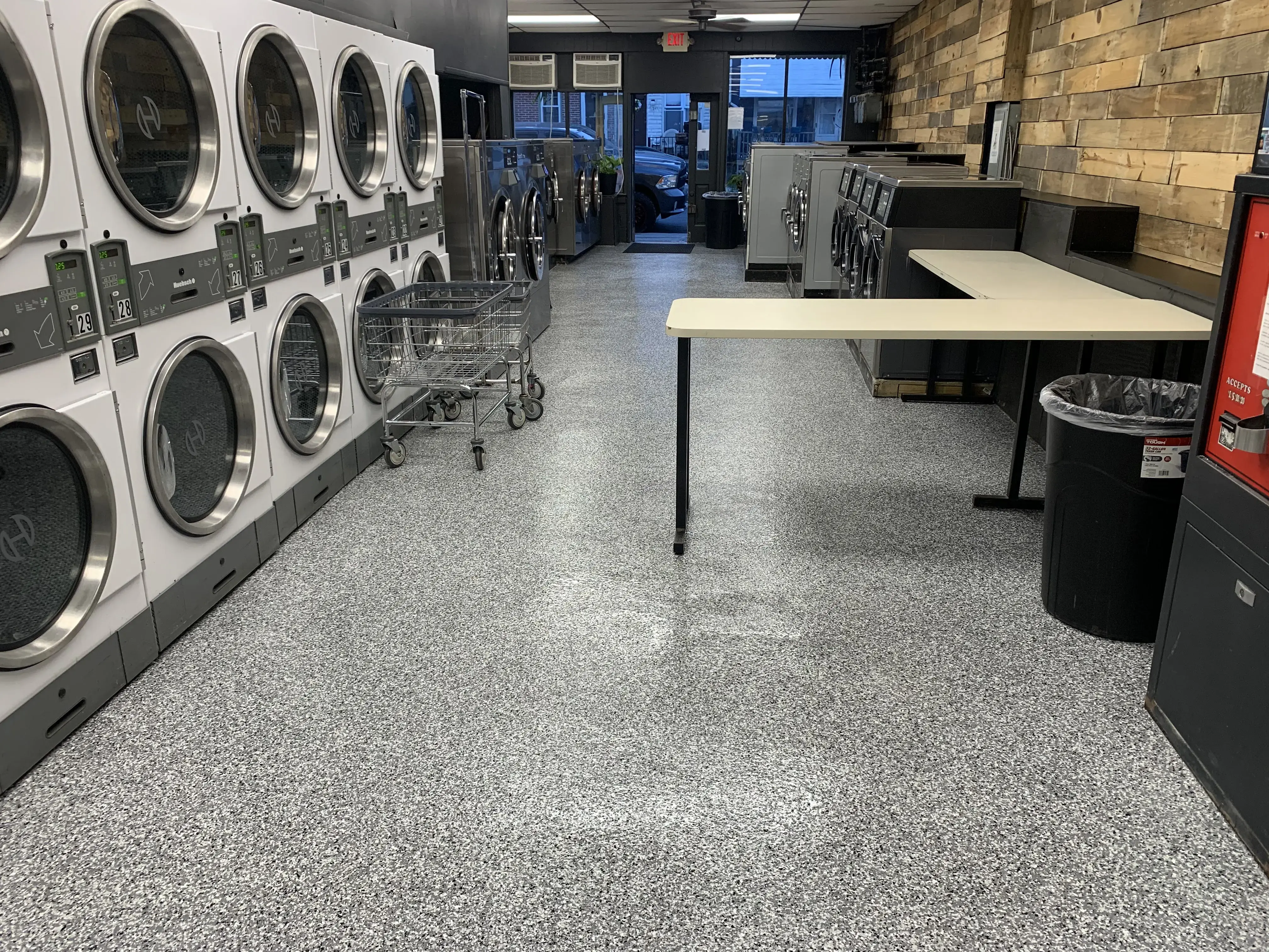 Peppy Wash Laundromat - Image 16