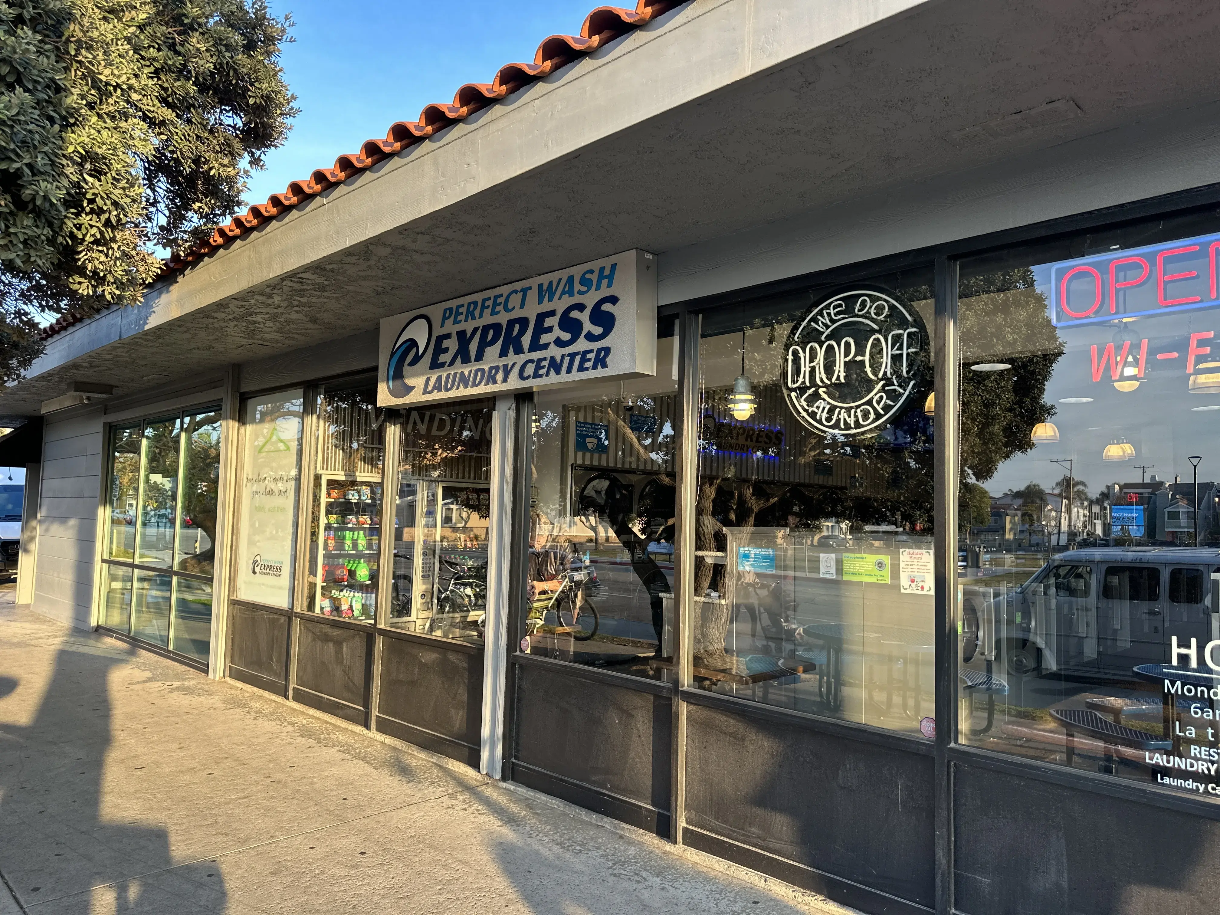 Perfect Wash - Express Laundry Center thumbnail 4