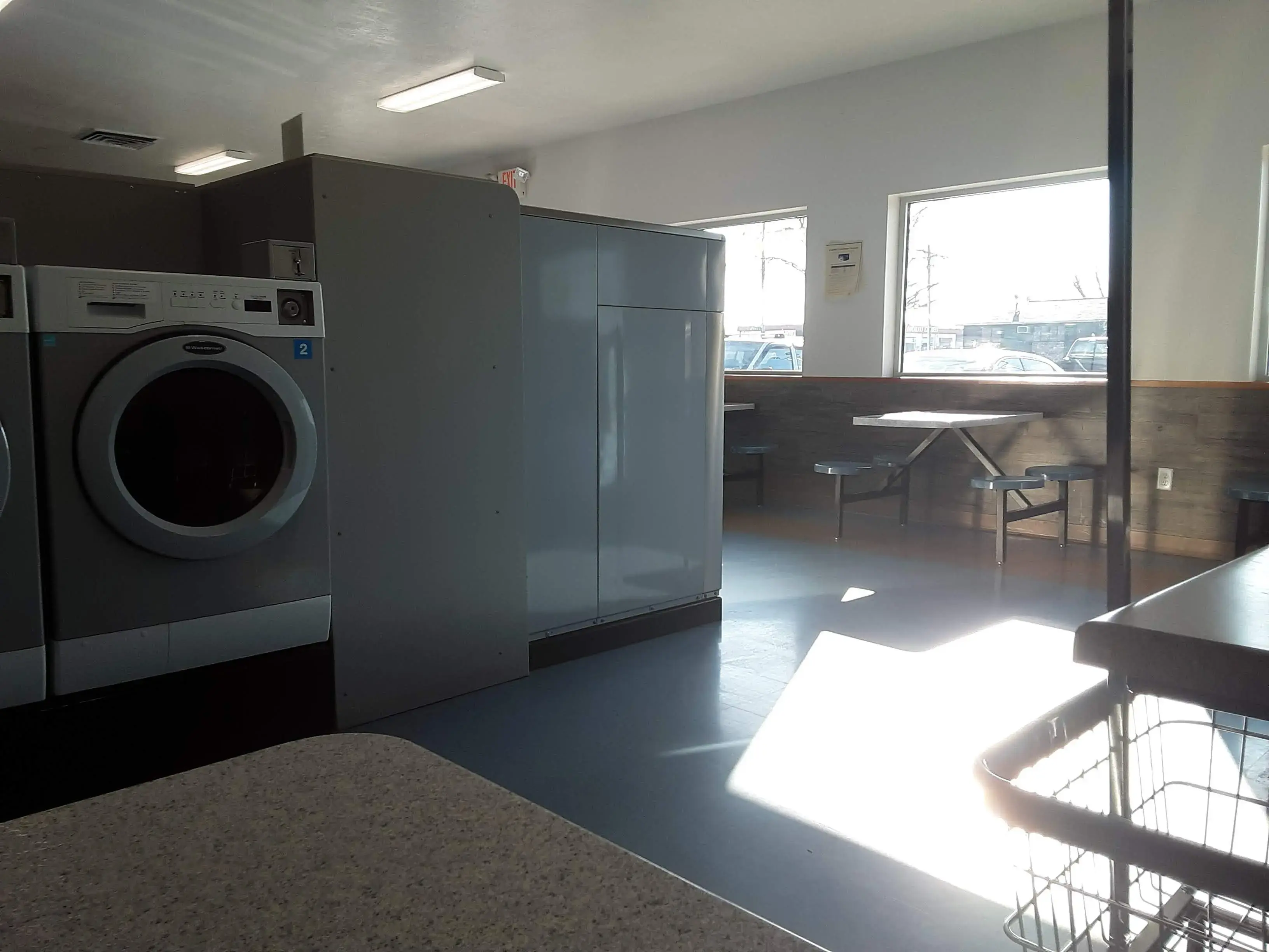 Perry Creek Laundromat thumbnail 5
