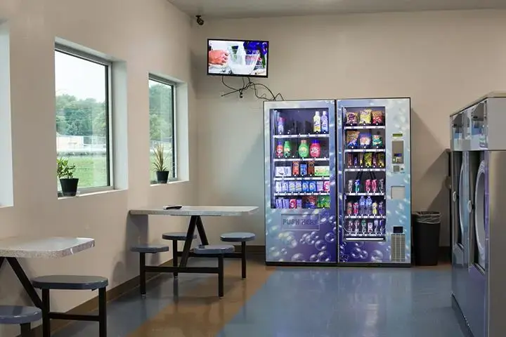 Perry Creek Laundromat - Image 4