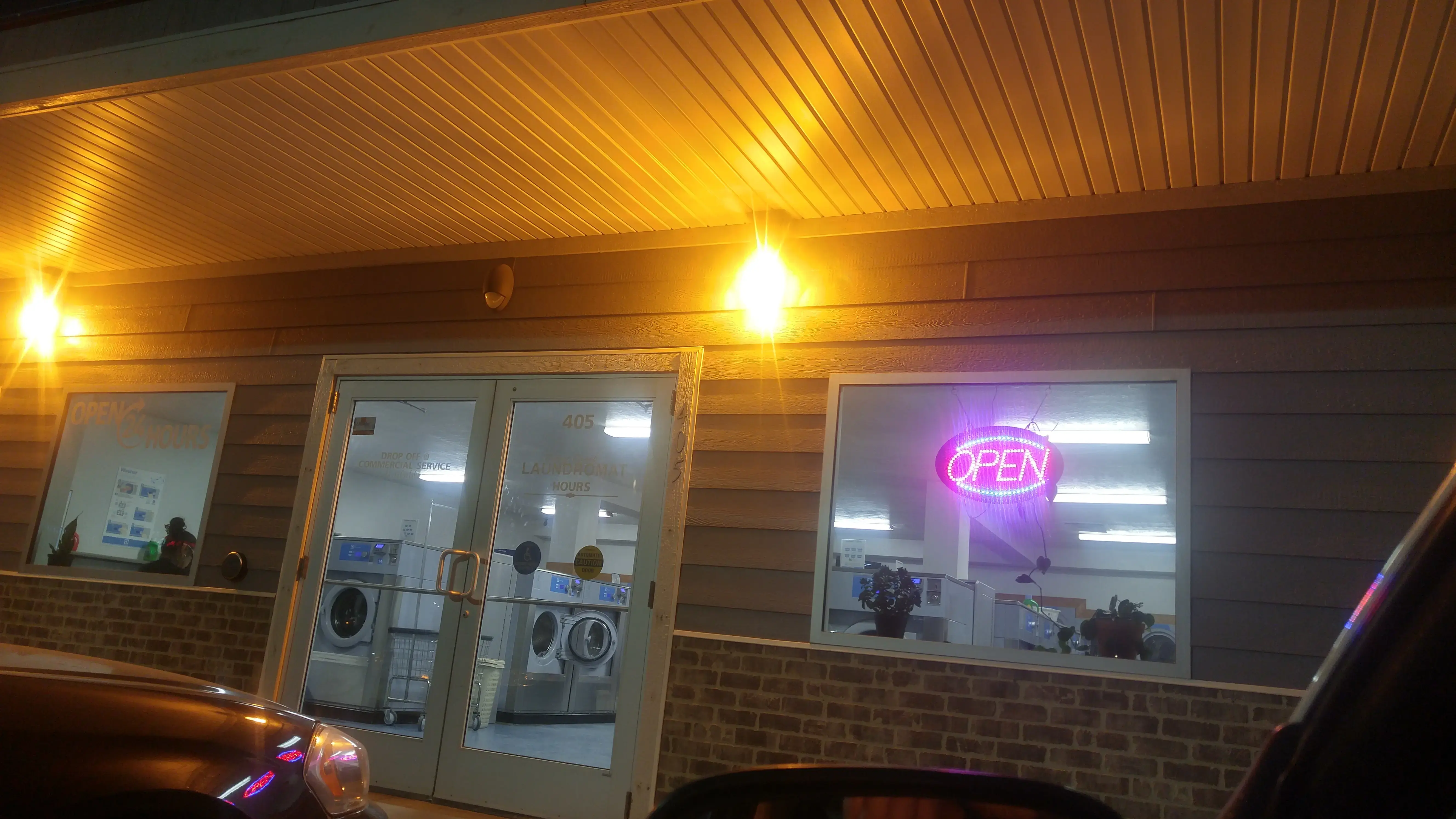 Perry Creek Laundromat thumbnail 8