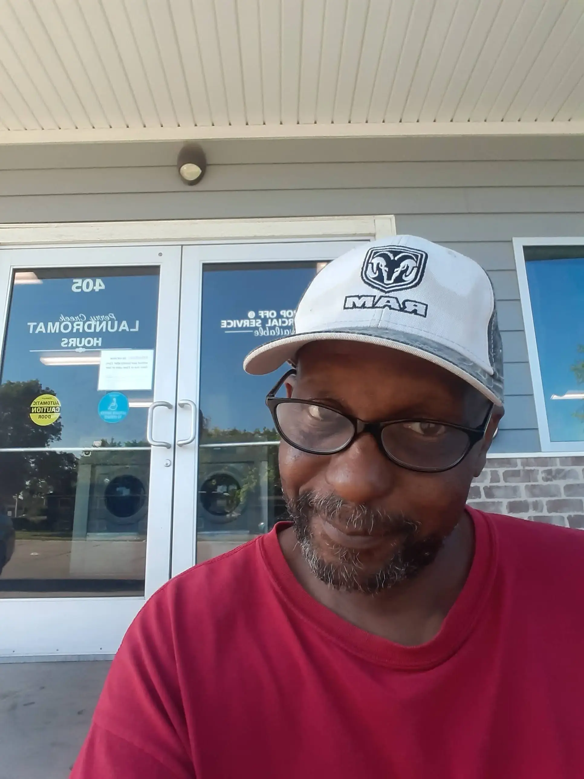 Perry Creek Laundromat thumbnail 17
