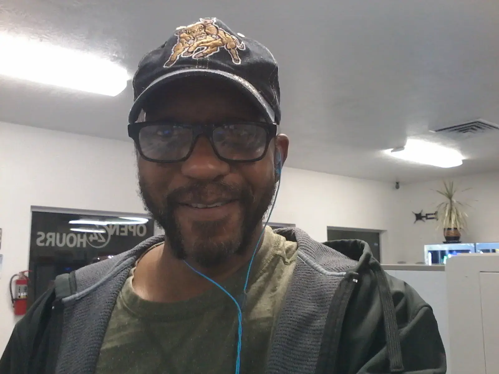 Perry Creek Laundromat - Image 12