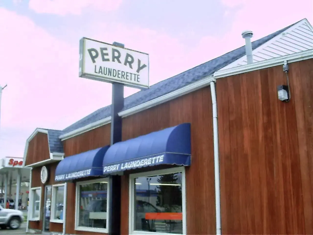 Perry Launderette - Image 11