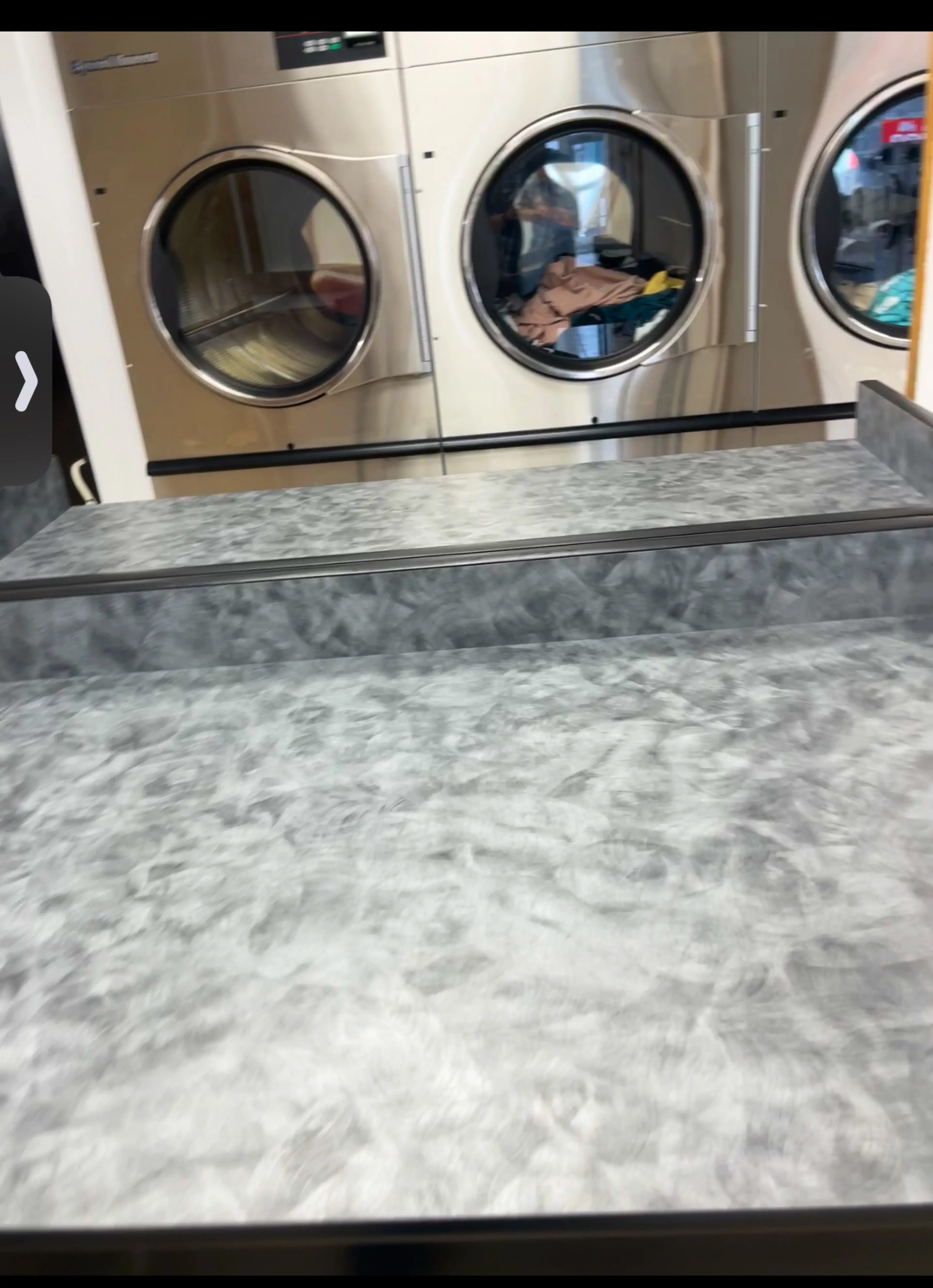 Perry Street Laundromat - Image 17