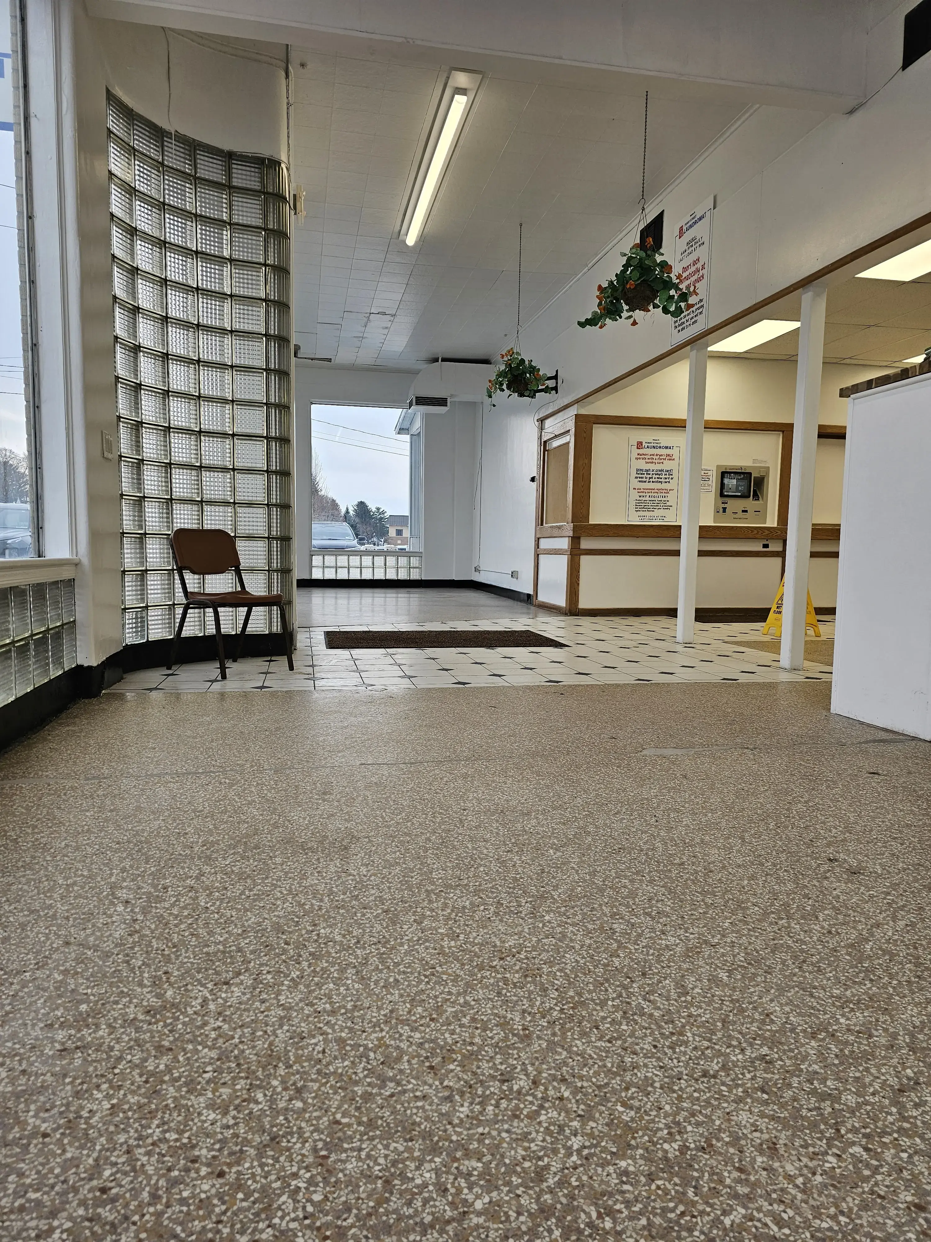 Perry Street Laundromat thumbnail 11