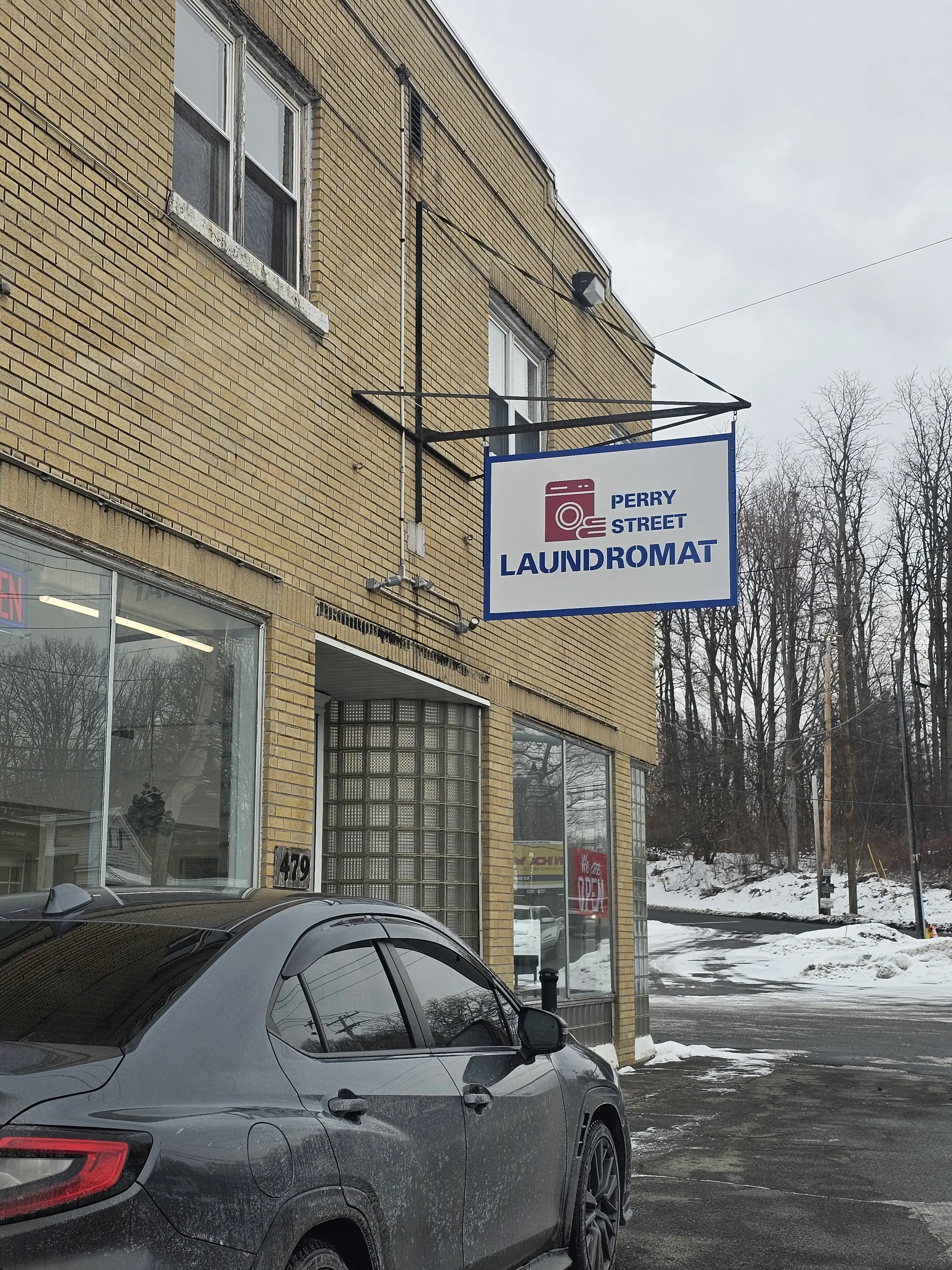 Perry Street Laundromat thumbnail 19
