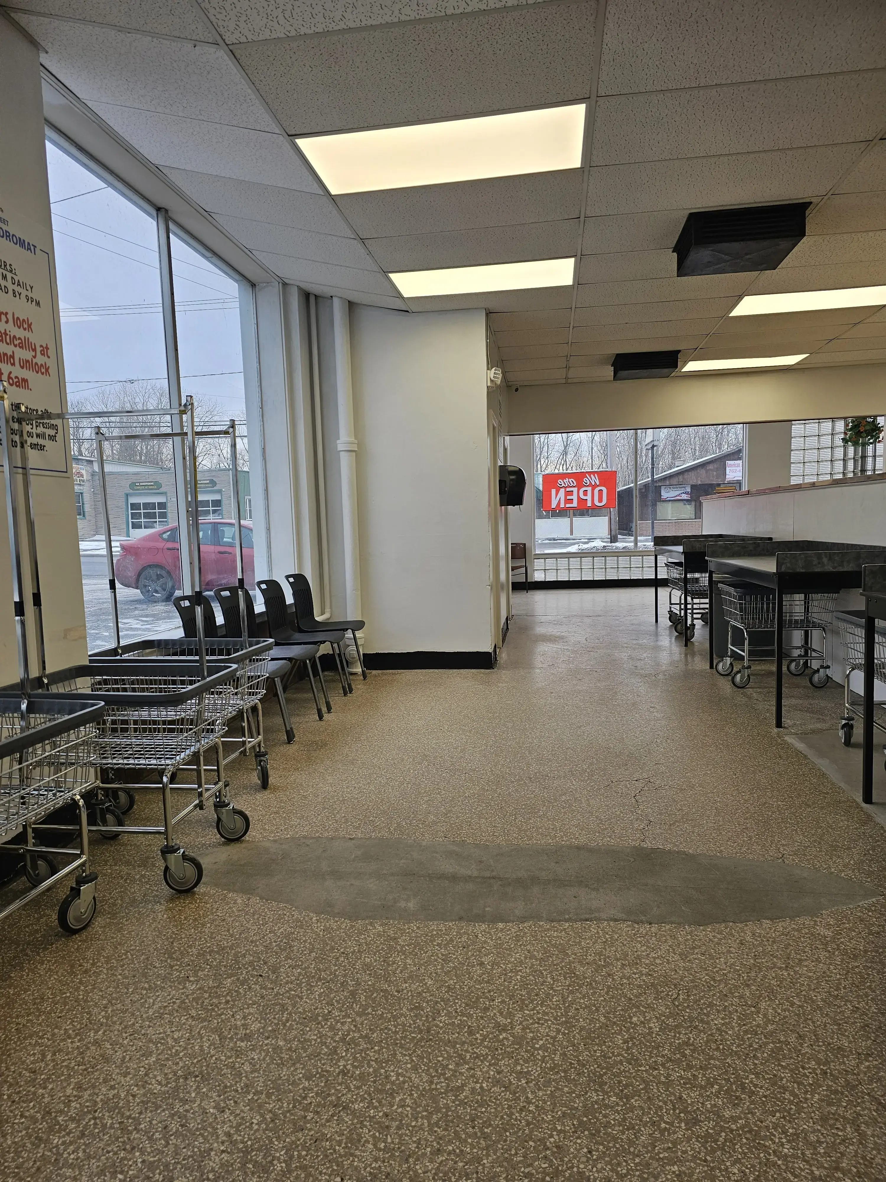 Perry Street Laundromat thumbnail 6