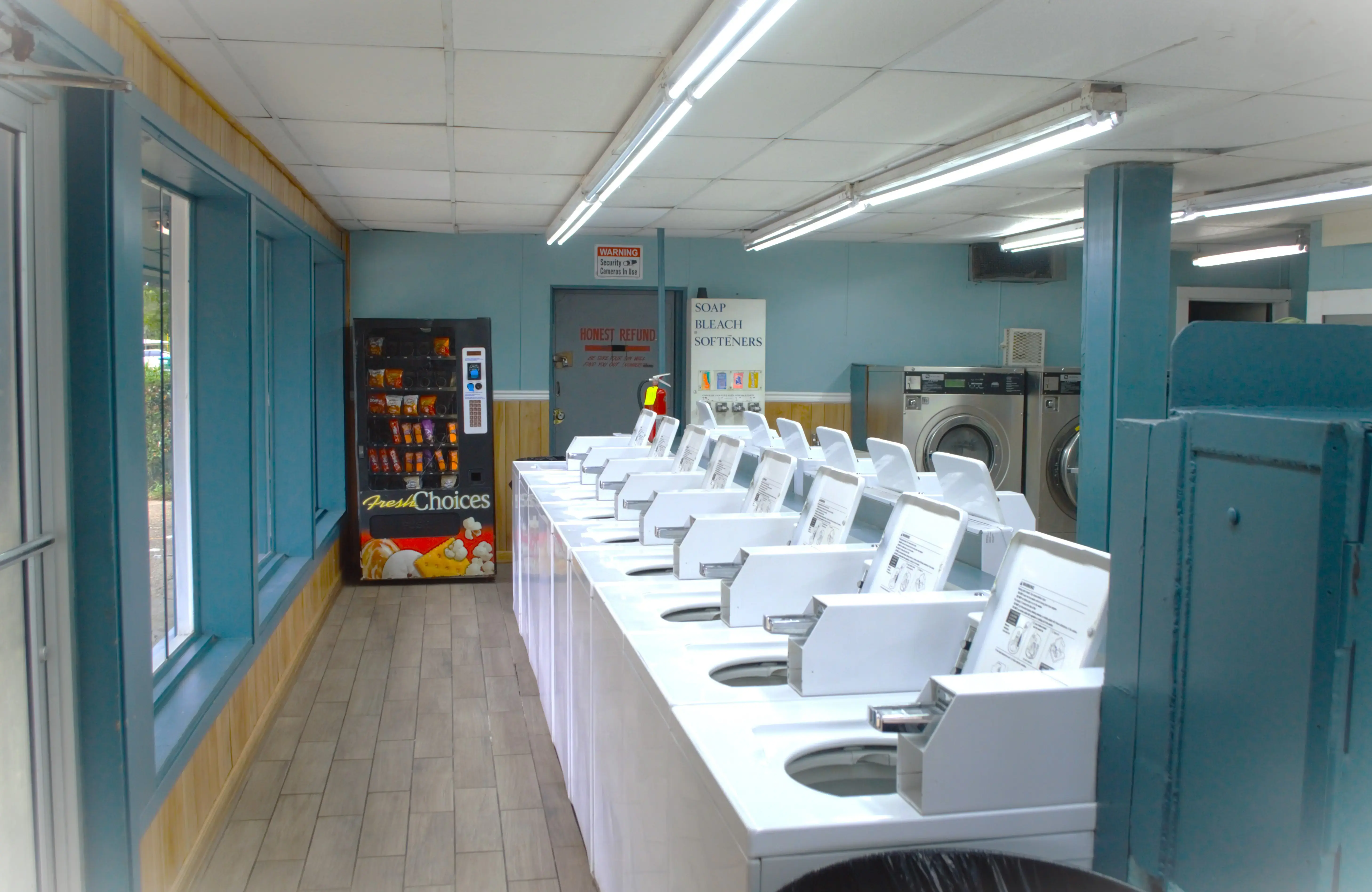 Petal Speed Wash - The 24 Hour Laundromat thumbnail 13