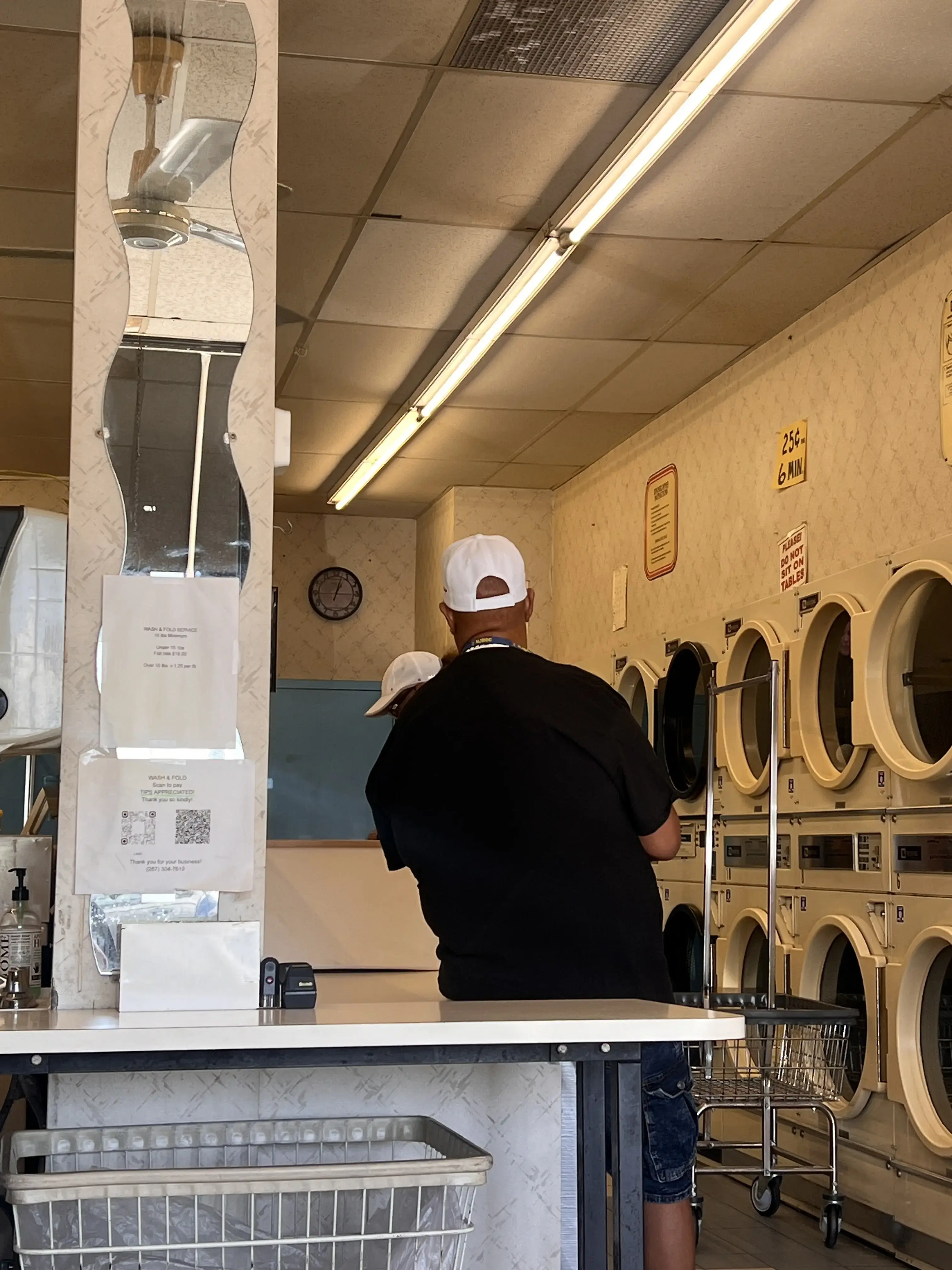 Piccolina's Laundromat - Image 7