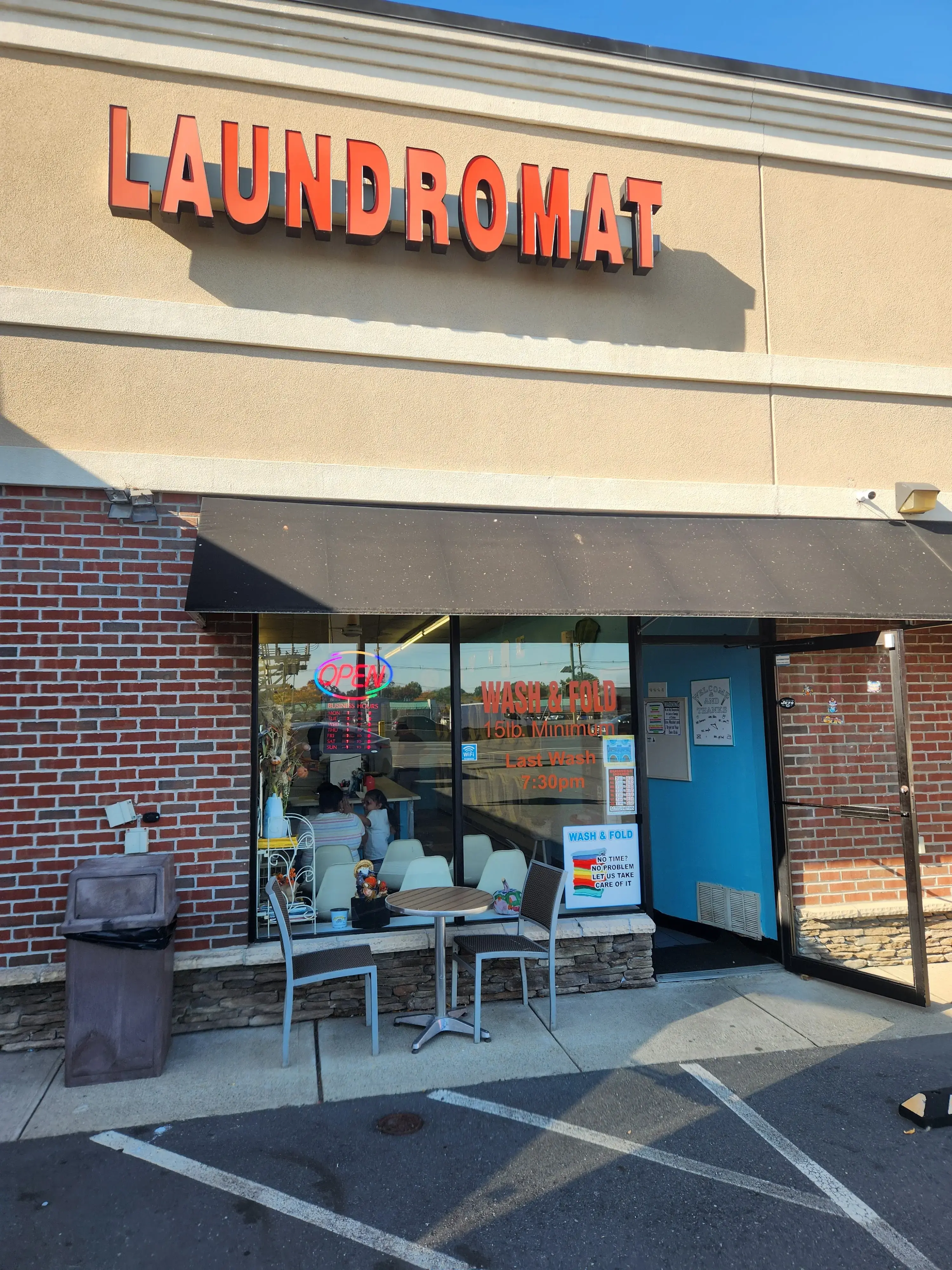 Piccolina's Laundromat thumbnail 9