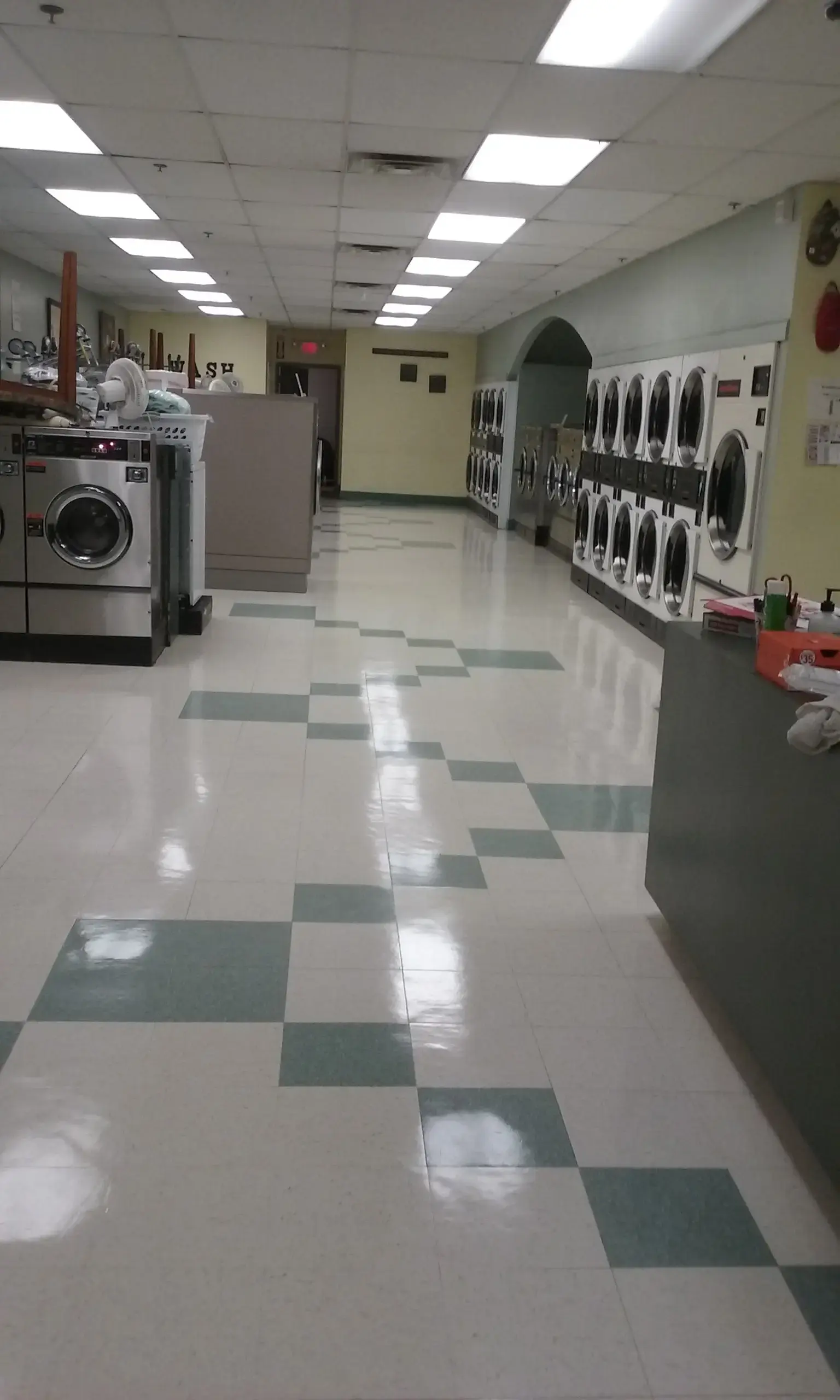 Pilgrim Place Laundry - Image 9