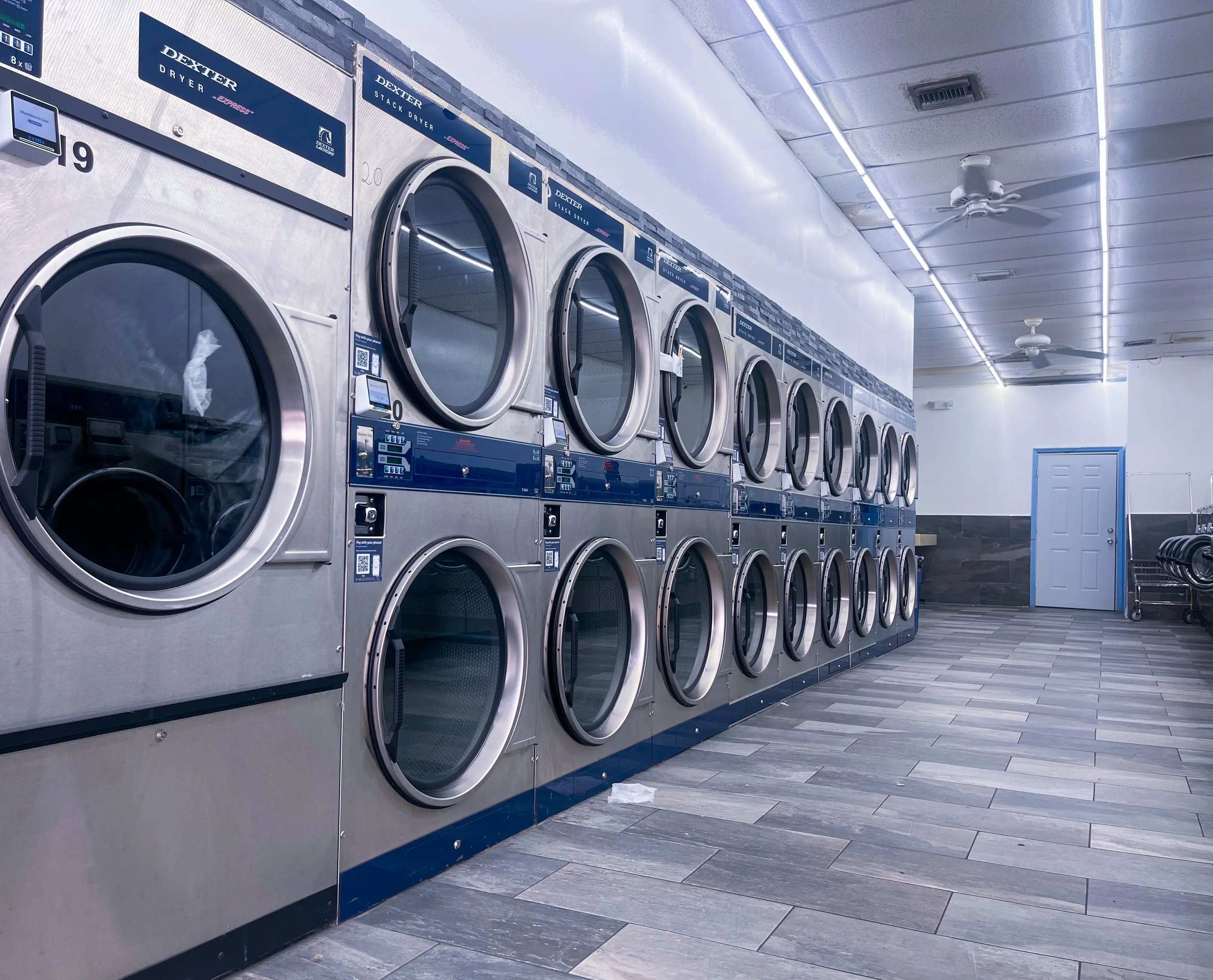 Pine Lake Laundry & Dry Cleaning thumbnail 1