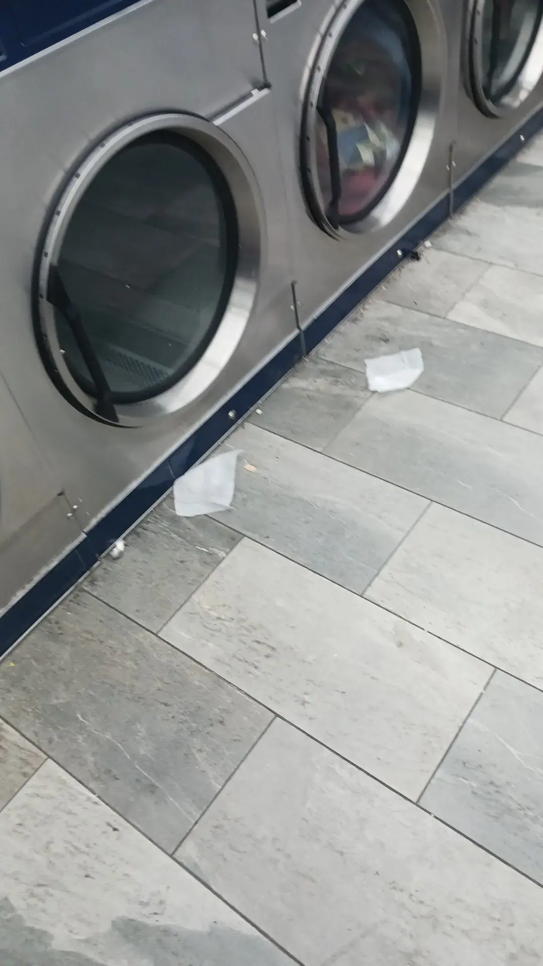 Pine Lake Laundry & Dry Cleaning - Image 15