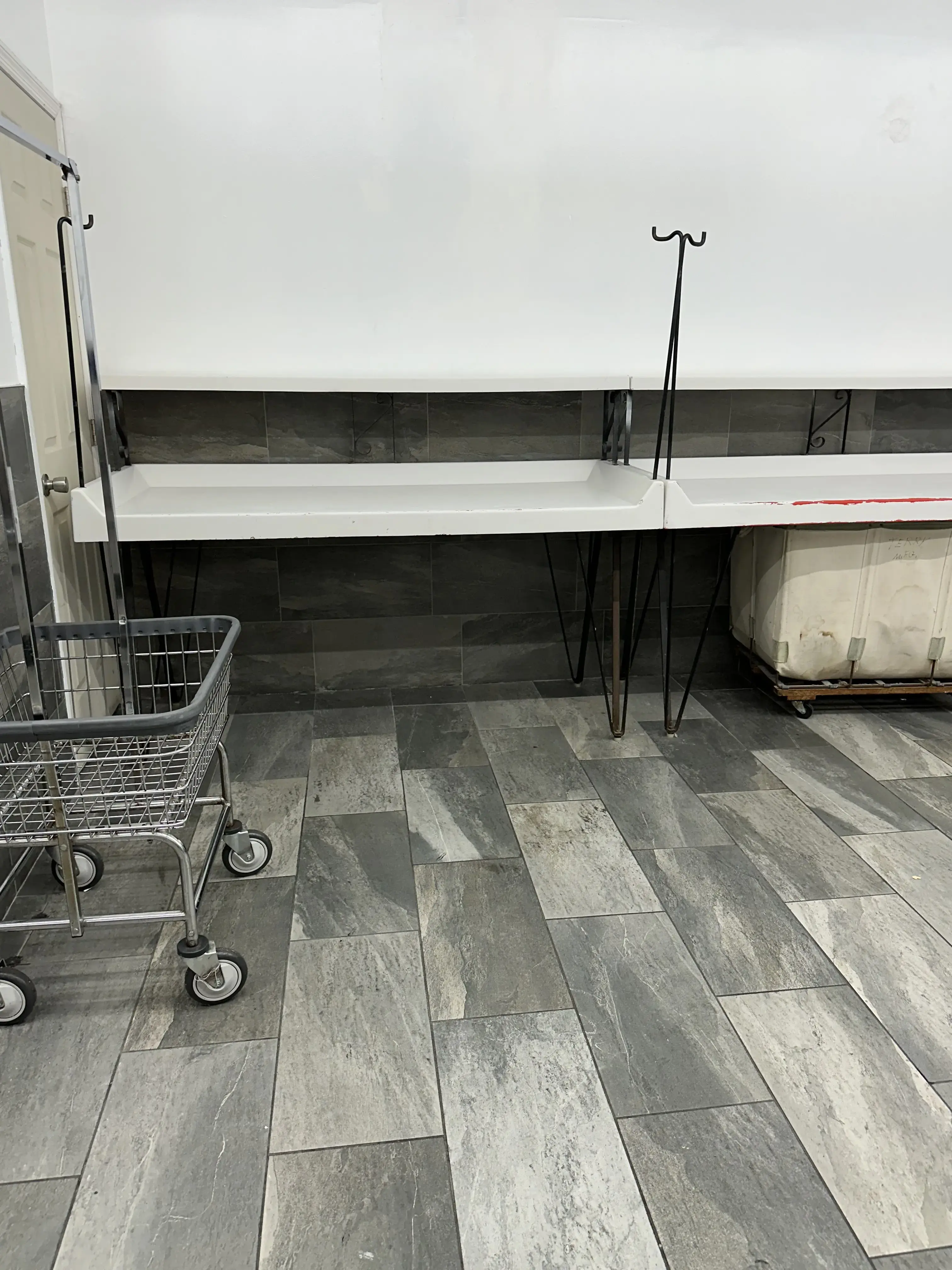 Pine Lake Laundry & Dry Cleaning - Image 7