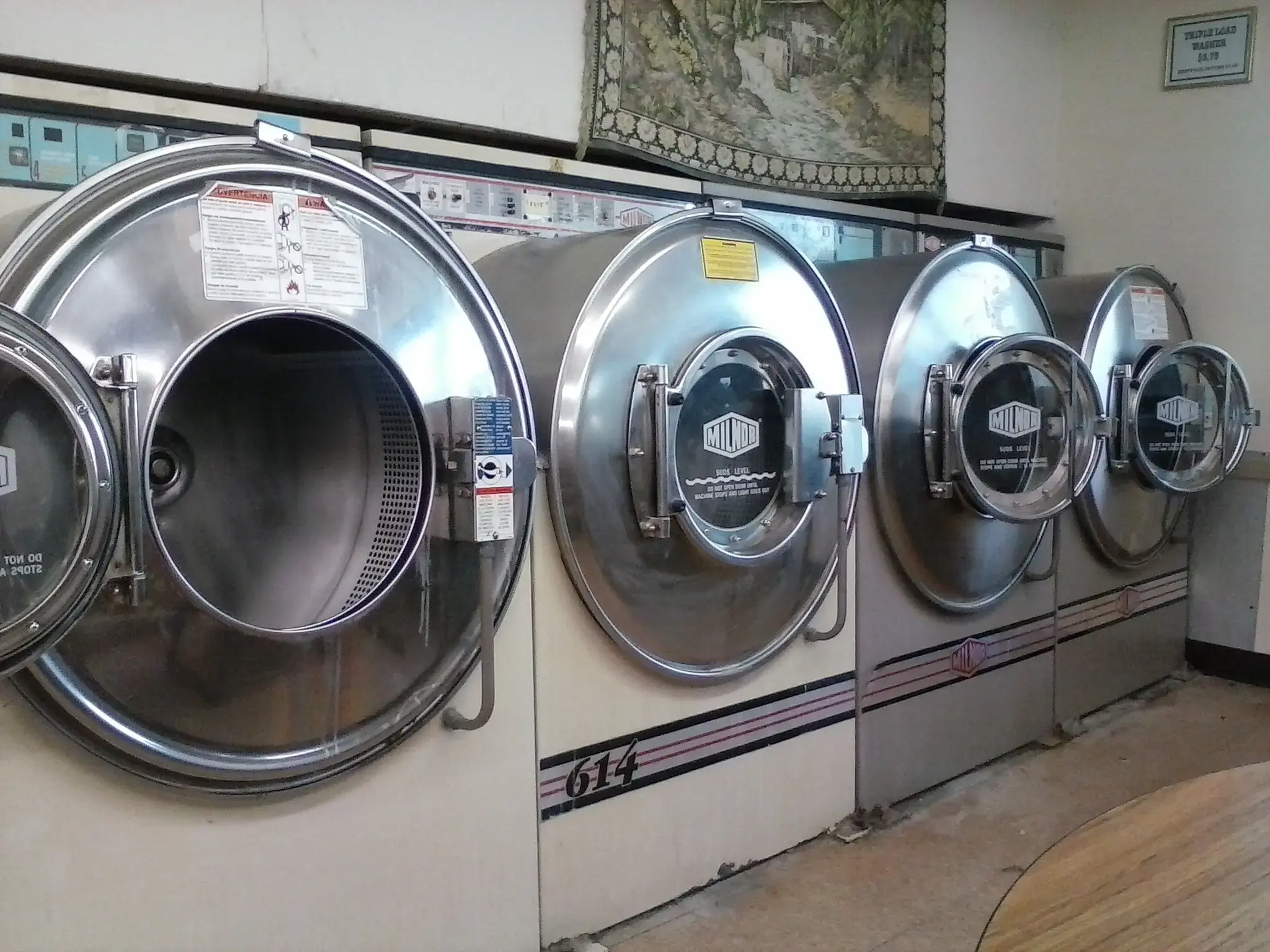 Pine Tree Laundromat thumbnail 17