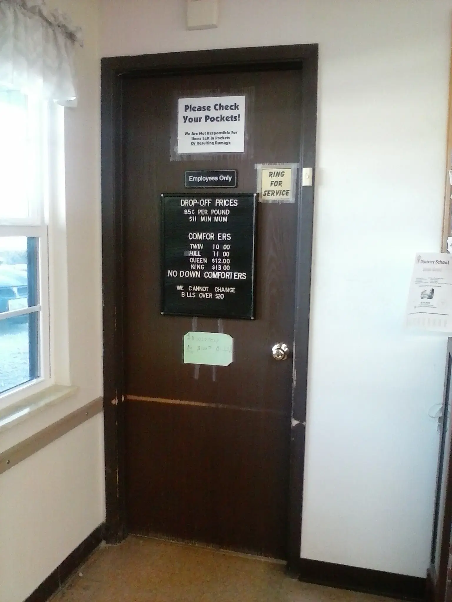 Pine Tree Laundromat thumbnail 8