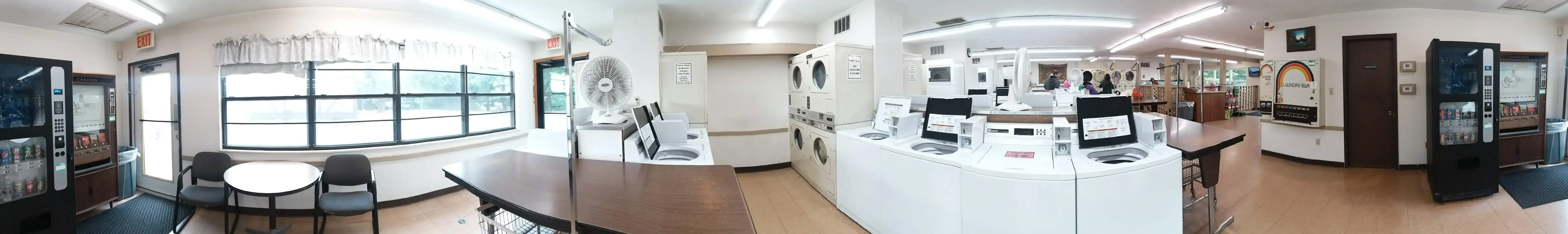 Pine Tree Laundromat - Image 20