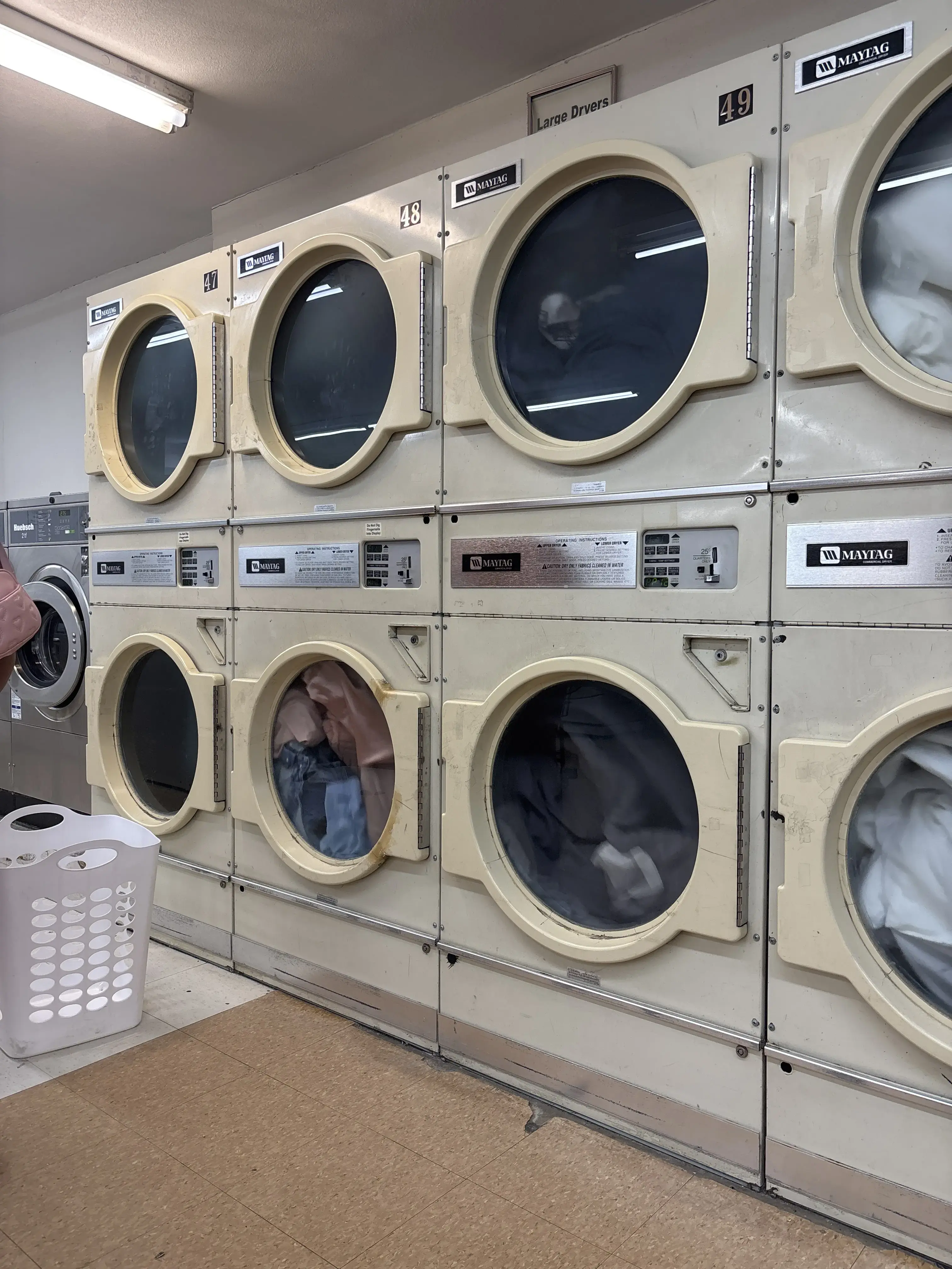 Pine Tree Laundromat - Image 5