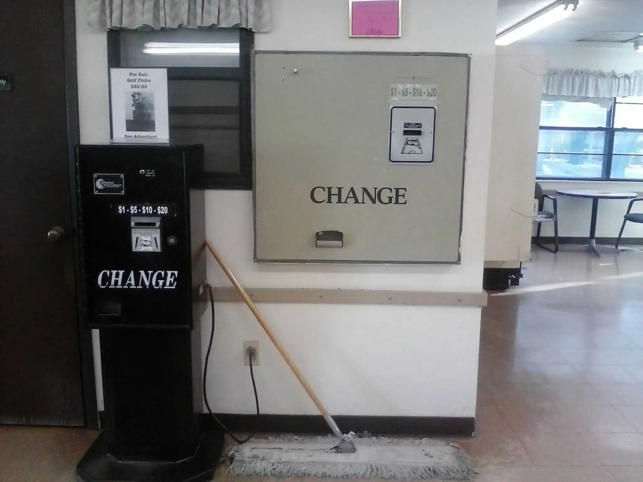 Pine Tree Laundromat - Image 14