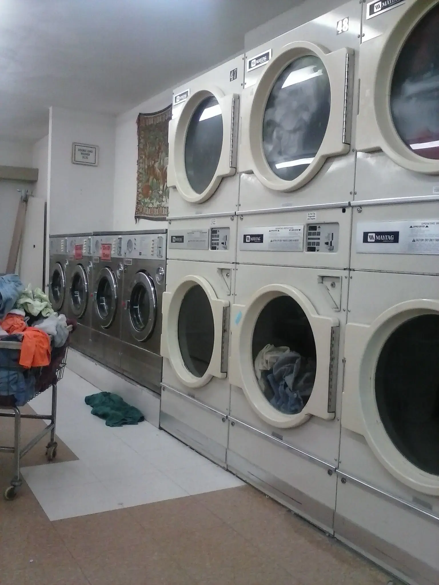 Pine Tree Laundromat thumbnail 4