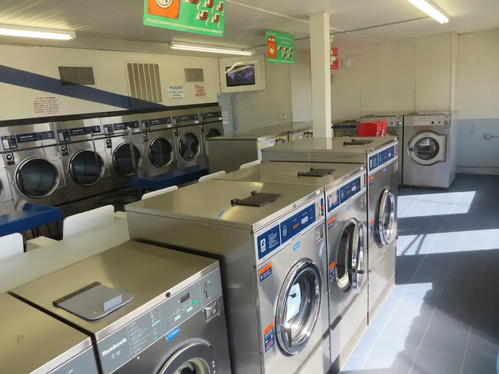 Piney Forest Rd. Laundry Land Laundromat - Image 11