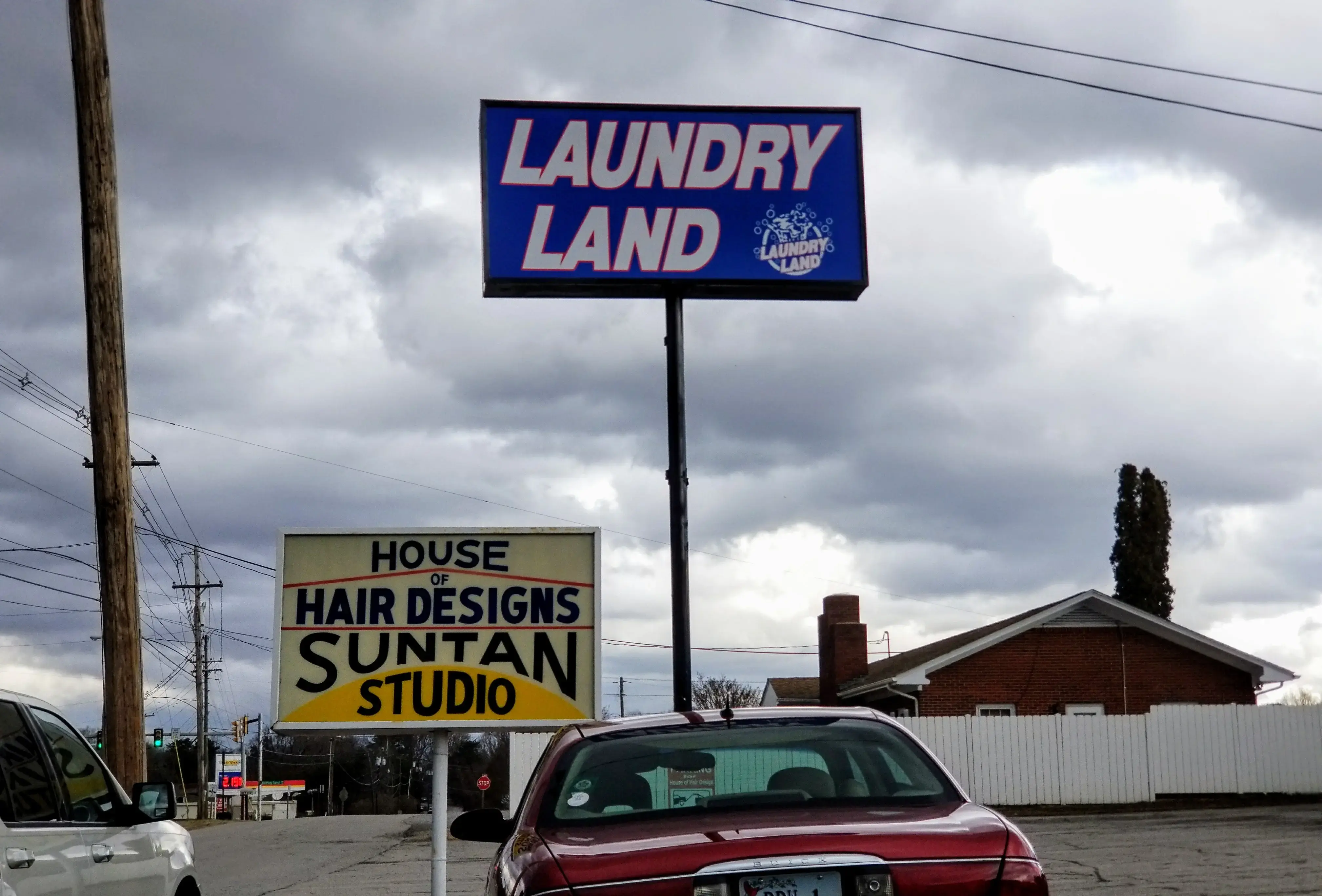 Piney Forest Rd. Laundry Land Laundromat thumbnail 3