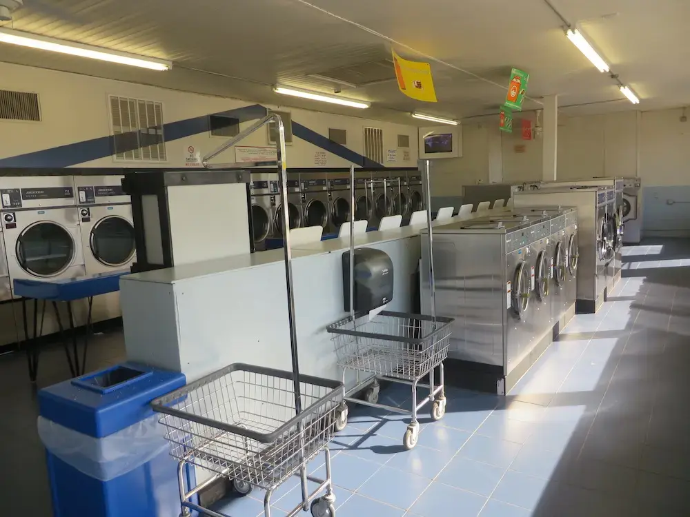Piney Forest Rd. Laundry Land Laundromat thumbnail 4