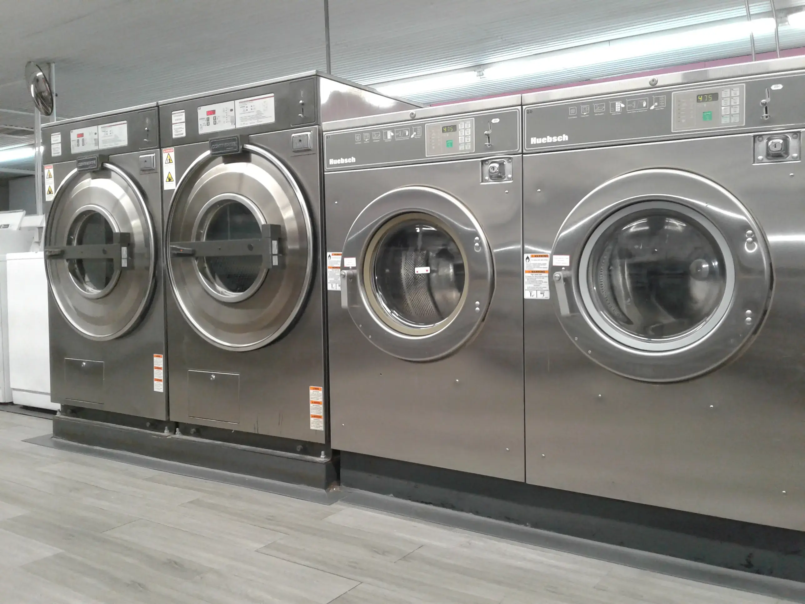 Pink Front Laundromat and Drop Off Laundry Service - Image 2