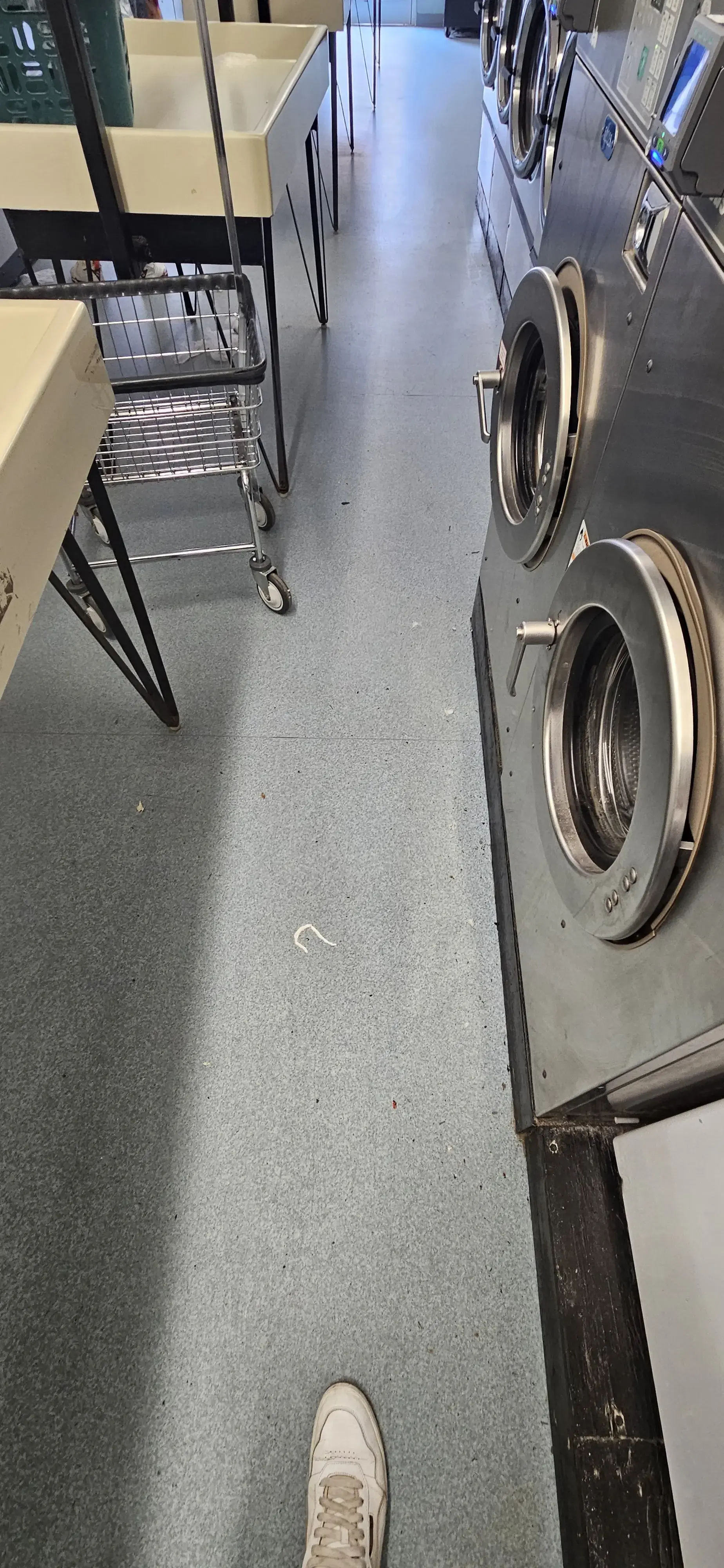 Pittsboro Laundry Land Laundromat - Image 3