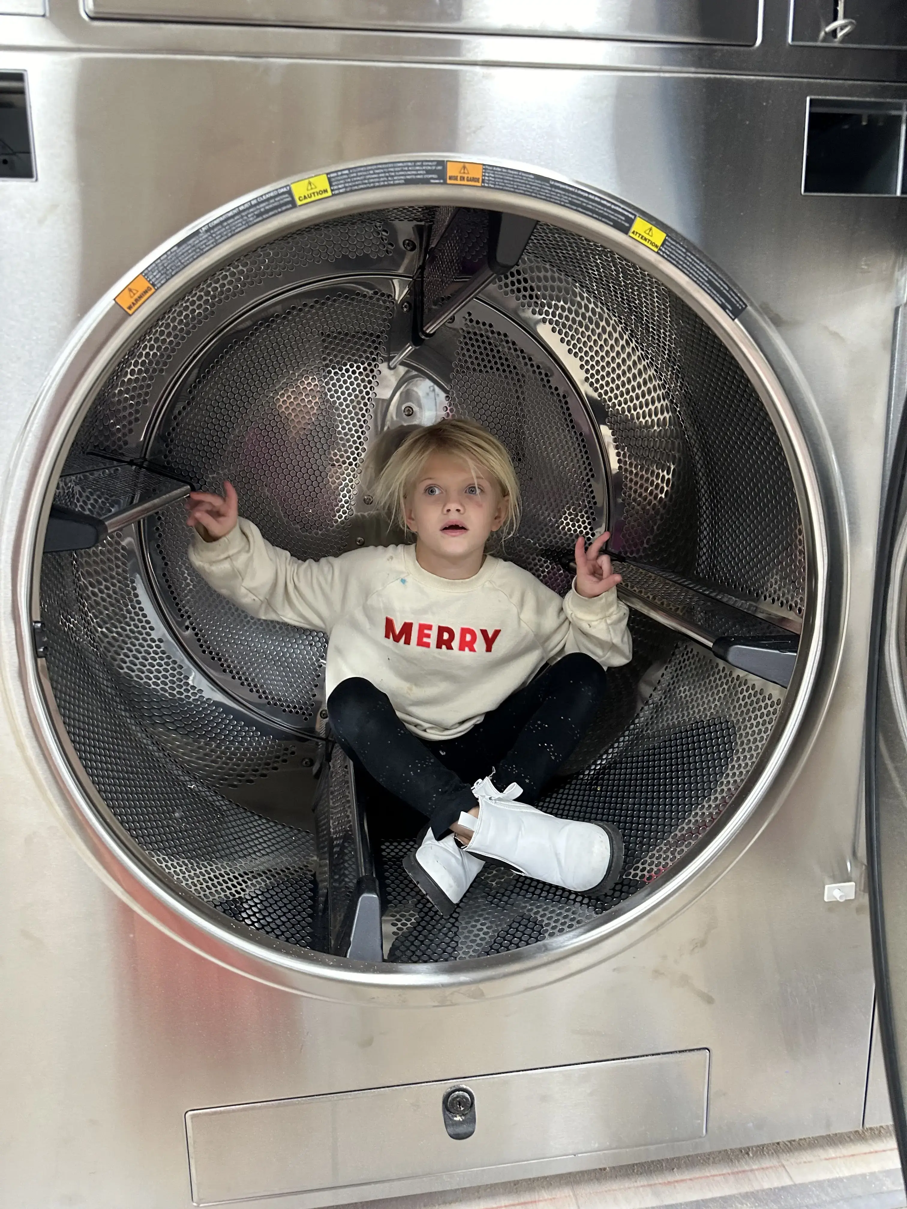 Plane Sudz Laundromat - Image 4